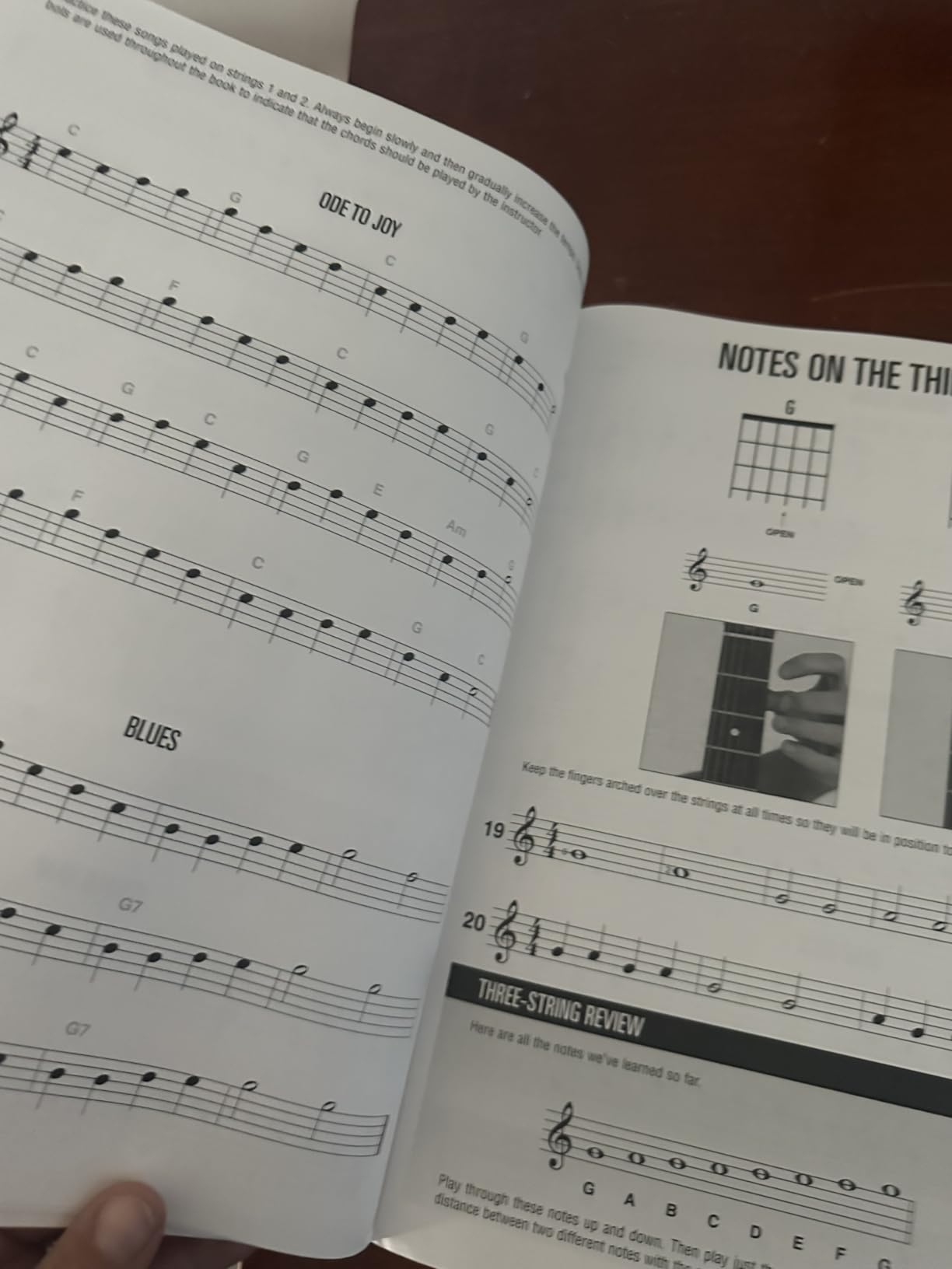 Hal Leonard Guitar Method Book 1: Book Only | Beginner Acoustic and Electric Guitar Instruction | Step-by-Step Guitar Lesson Book with Chords and Exercises | Essential for Self-Teaching and Classes Customer Review Hal Leonard Guitar Method Book 1: Book Only | Beginner Acoustic and Electric Guitar Instruction | Step-by-Step Guitar Lesson Book with Chords and Exercises | Essential for Self-Teaching and Classes - Customer Photo 1