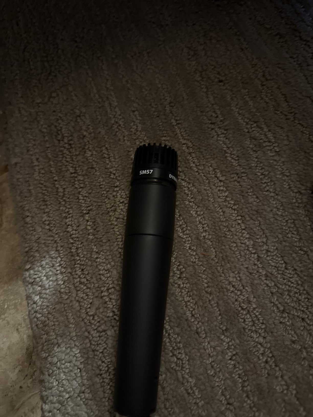 Shure SM57 Dynamic Microphone - Wired Cardioid XLR Instrument Handheld Mic for Guitar Amplifiers, Snare Drum, Percussion, Live Sound & Studio Recording, Black customer photo 1