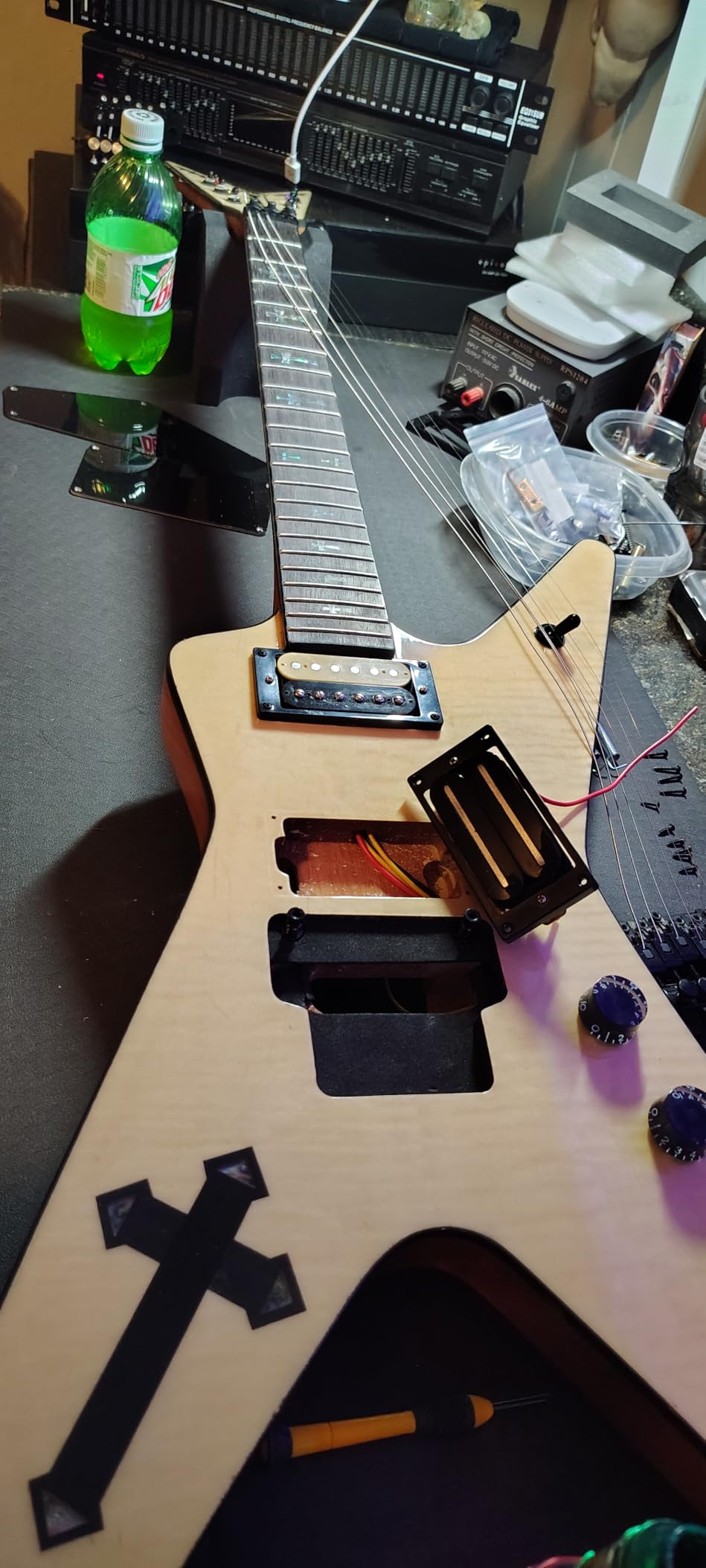 Seymour Duncan SH-13 Dimebucker Humbucker Set - Electric Guitar Pickup, Thick and Crunchy Tone Customer Review Seymour Duncan SH-13 Dimebucker Humbucker Set - Electric Guitar Pickup, Thick and Crunchy Tone - Customer Photo 1