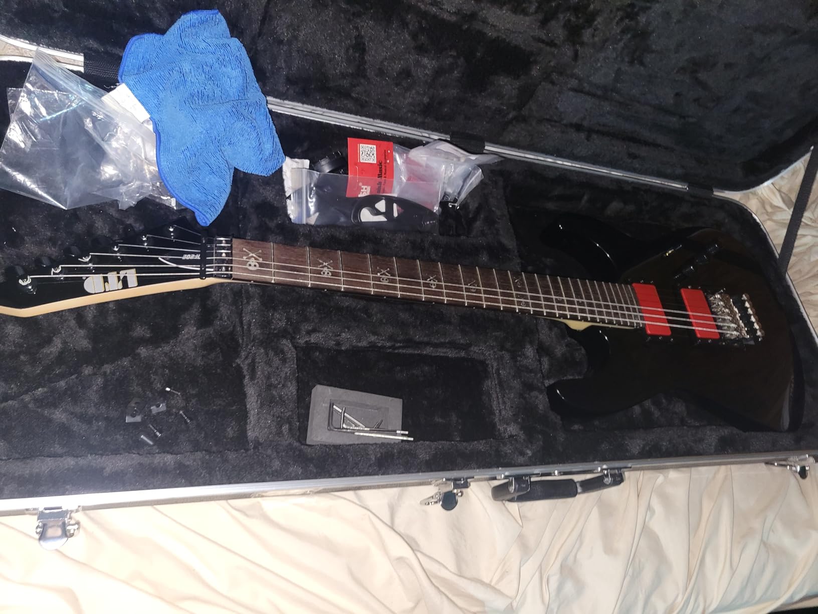 ESP LTD KH-202 Signature Series Kirk Hammett Electric Guitar, Black Customer Review ESP LTD KH-202 Signature Series Kirk Hammett Electric Guitar, Black - Customer Photo 1
