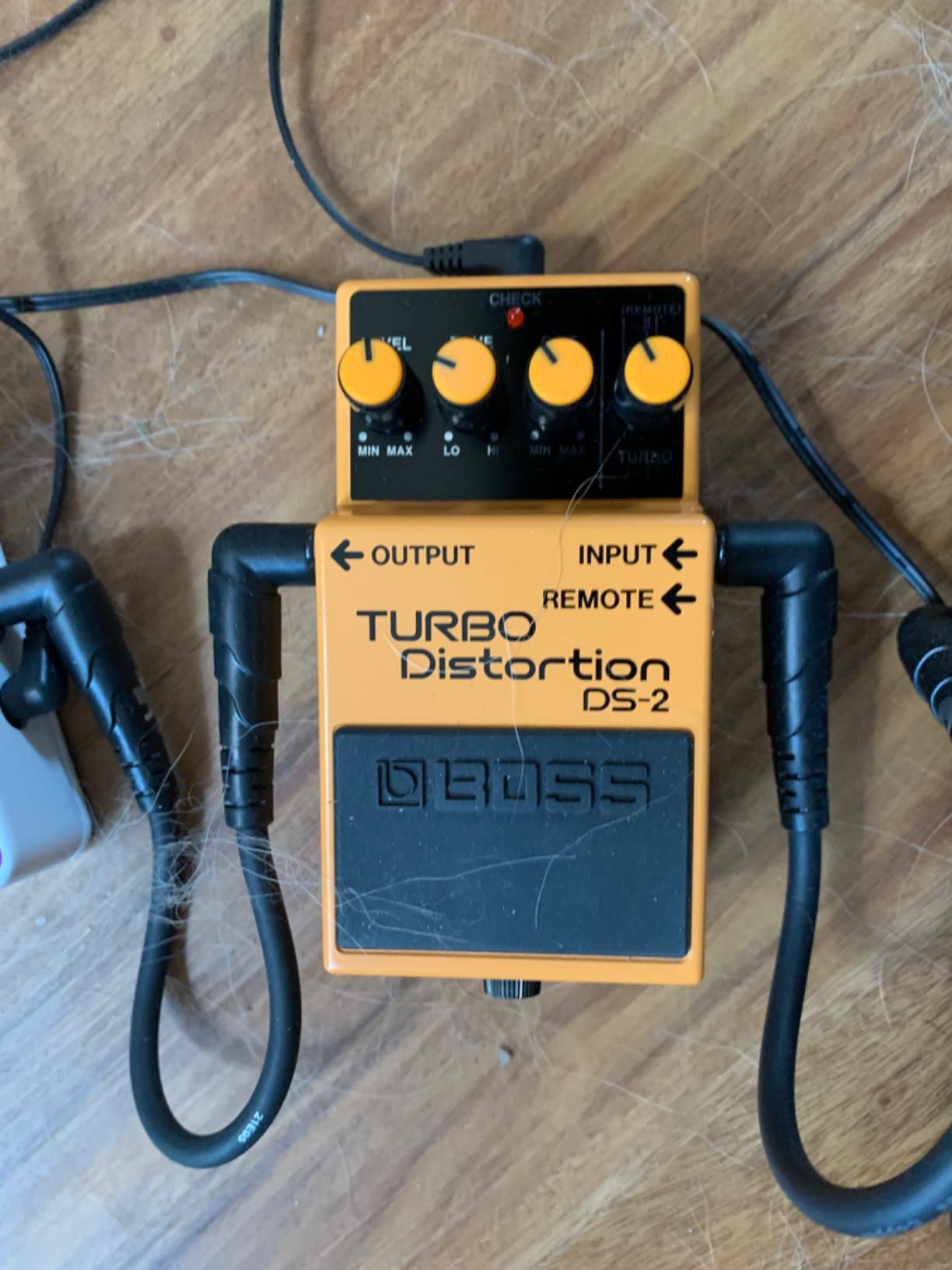 BOSS DS-1 Distortion | Compact Distortion Pedal | The Benchmark in Guitar Distortion | Hard-edged Attack & Smooth Sustain | Wide Tone Range Customer Review BOSS DS-1 Distortion | Compact Distortion Pedal | The Benchmark in Guitar Distortion | Hard-edged Attack & Smooth Sustain | Wide Tone Range - Customer Photo 3