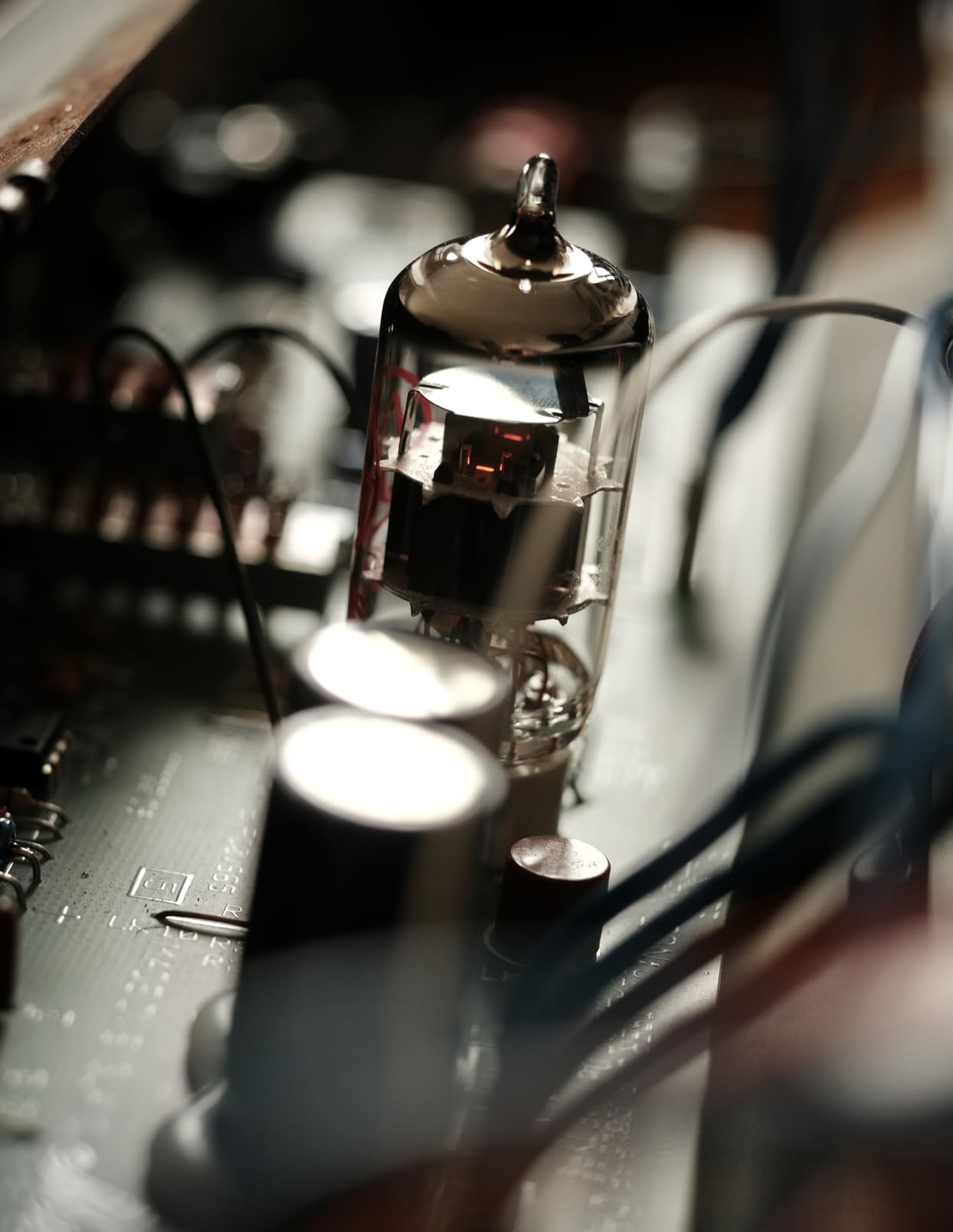 JJ Electronics Amplifier Tube (T-12AX7-S-JJ) Customer Review JJ Electronics Amplifier Tube (T-12AX7-S-JJ) - Customer Photo 1