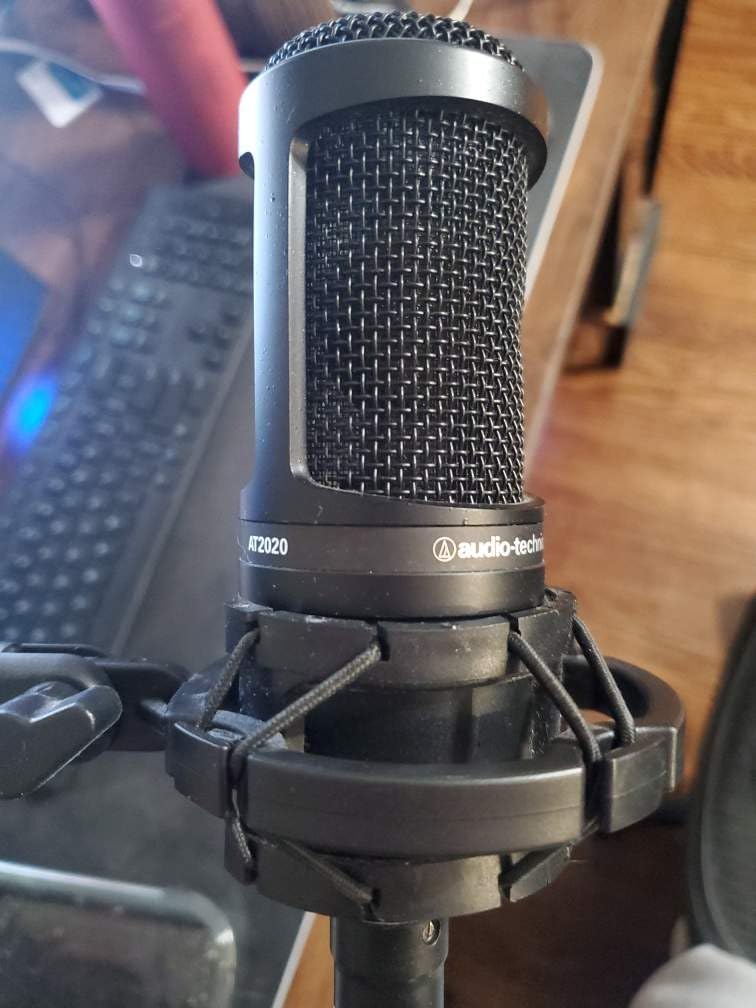 Audio-Technica AT2020 Cardioid Condenser Studio XLR Microphone, Ideal for Project/Home Studio Applications Customer Review Audio-Technica AT2020 Cardioid Condenser Studio XLR Microphone, Ideal for Project/Home Studio Applications - Customer Photo 2
