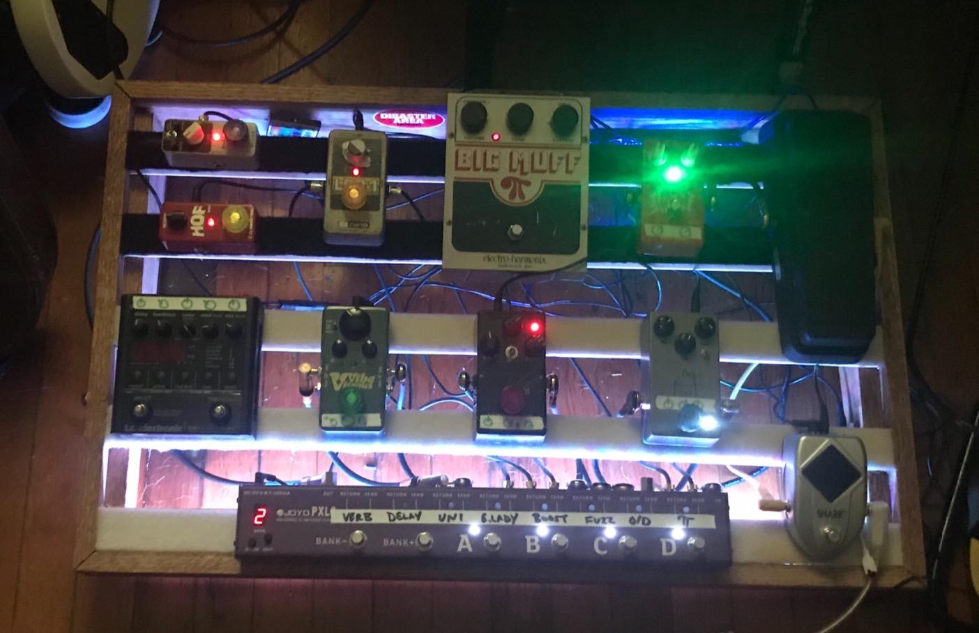 Electro-Harmonix Big Muff Pi Guitar Effects Pedal customer photo 1