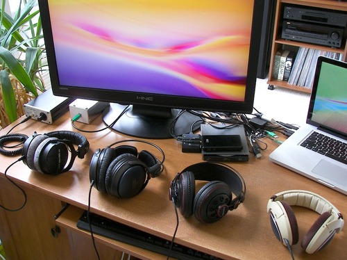 beyerdynamic DT 990 Pro 250 ohm Over-Ear Studio Headphones For Mixing, Mastering, and Editing Customer Review beyerdynamic DT 990 Pro 250 ohm Over-Ear Studio Headphones For Mixing, Mastering, and Editing - Customer Photo 3