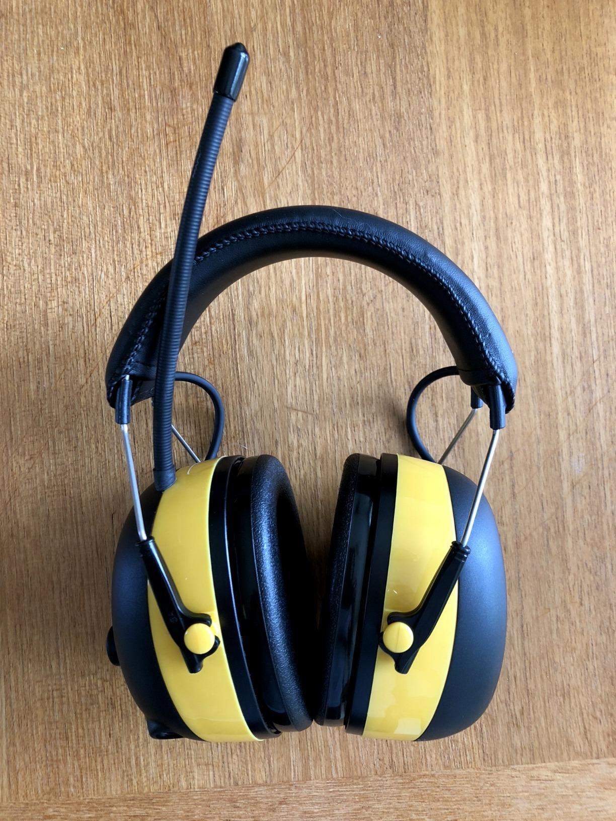 3M WorkTunes AM/FM Hearing Protector, Noise Reduction Rating (NRR) 24 dB, Radio Ear Muffs With Integrated Microphone & High Fidelity Speakers (90541H1-DC-PS) Customer Review 3M WorkTunes AM/FM Hearing Protector, Noise Reduction Rating (NRR) 24 dB, Radio Ear Muffs With Integrated Microphone & High Fidelity Speakers (90541H1-DC-PS) - Customer Photo 2