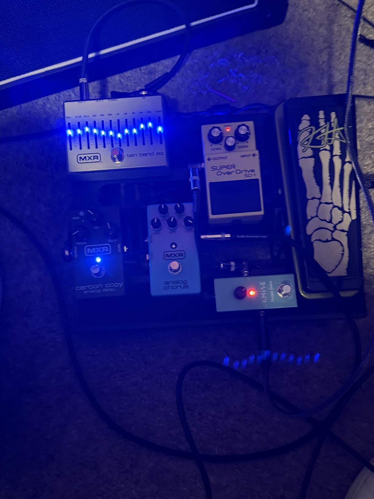 BOSS SD-1 SUPER Overdrive | Compact Overdrive Pedal | Genre-Defining Sound & Feel | Unique Clipping Circuitry Produces Tube-Like Characteristics | Dynamic Tone Options | Easy-To-Use Controls - Customer Photo 2