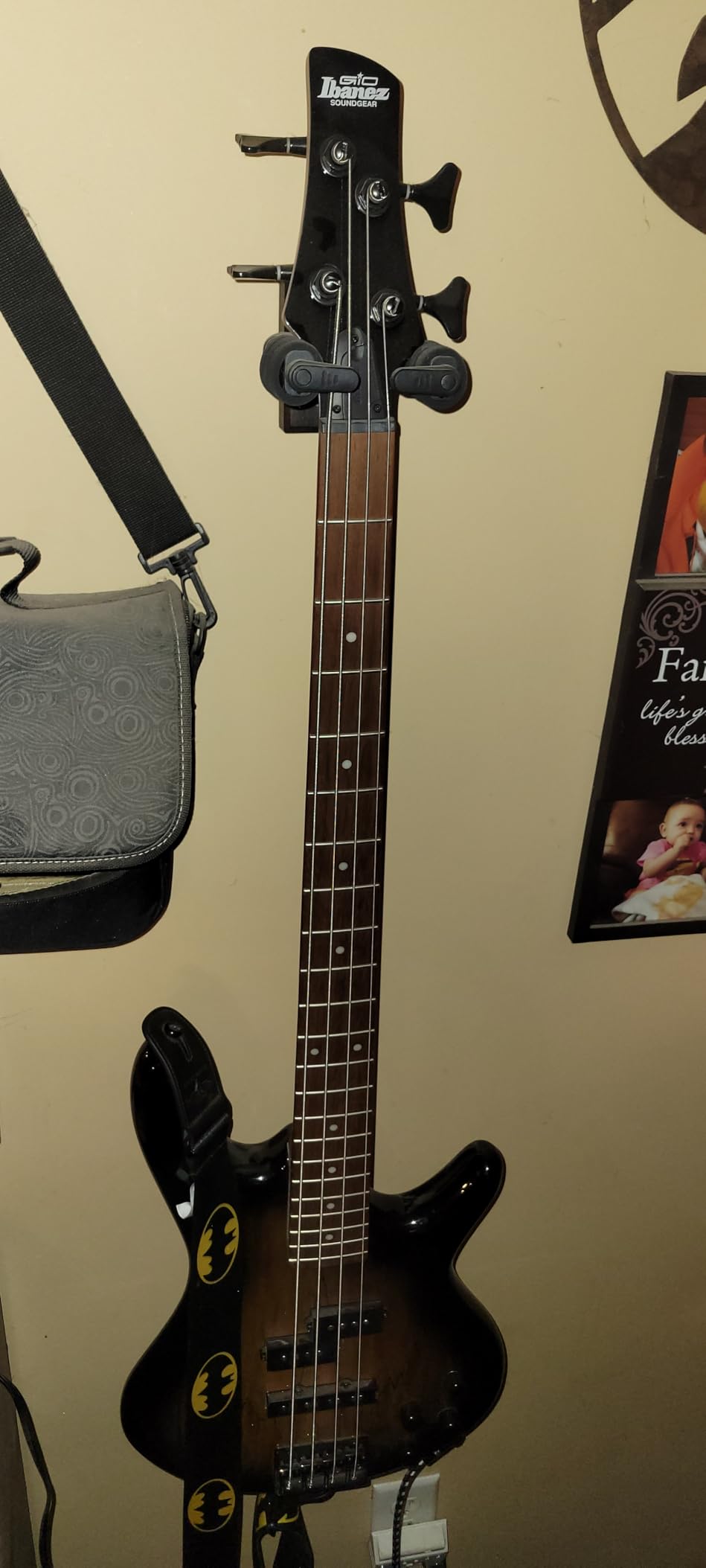 Ibanez GSR200 GIO Electric Bass Guitar (Black) Customer Review Ibanez GSR200 GIO Electric Bass Guitar (Black) - Customer Photo 3