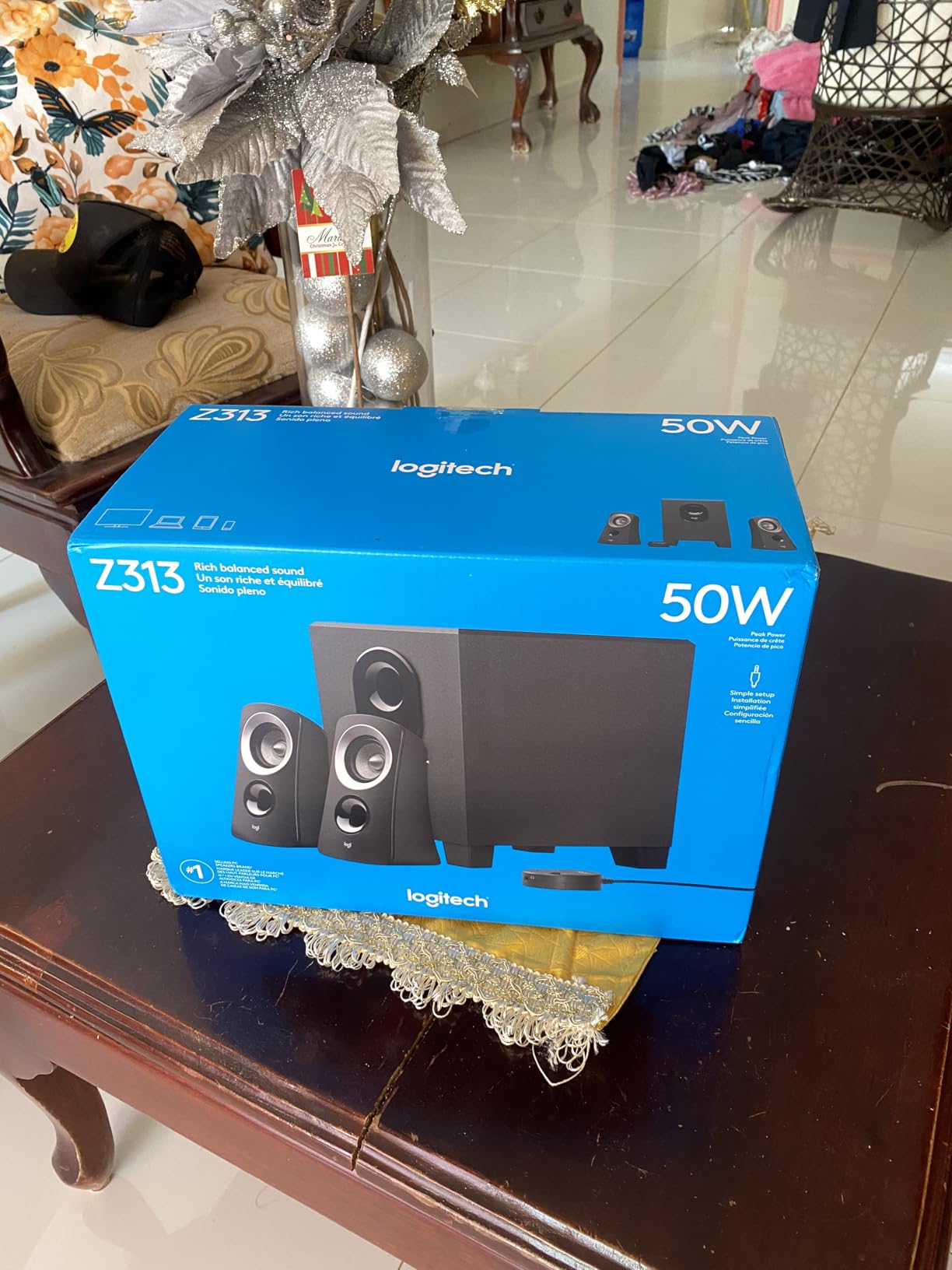 Logitech Z313 2.1 Multimedia Speaker System with Subwoofer, Full Range Audio, 50 Watts Peak Power, Strong Bass, 3.5mm Audio Inputs customer photo 1