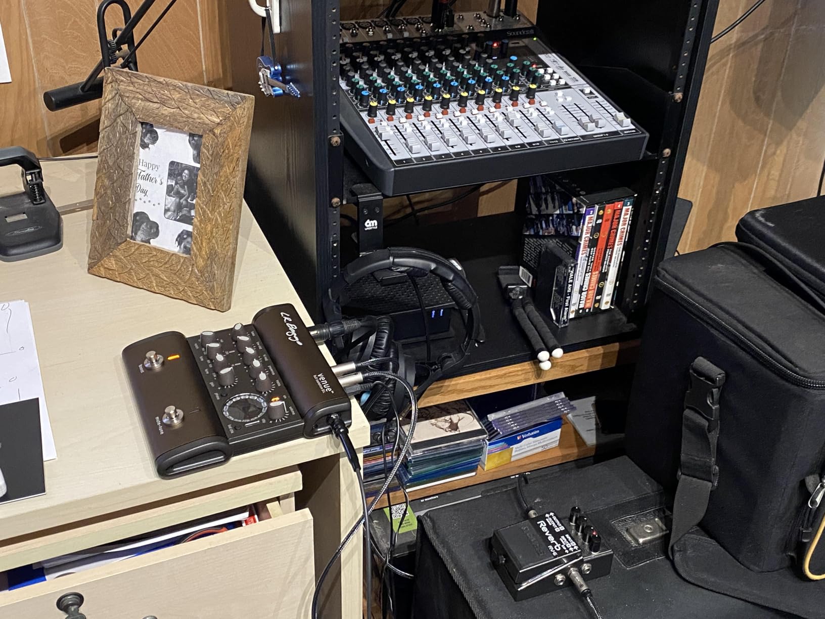 L.R. Baggs Venue DI Acoustic Guitar Preamp and DI Customer Review L.R. Baggs Venue DI Acoustic Guitar Preamp and DI - Customer Photo 1