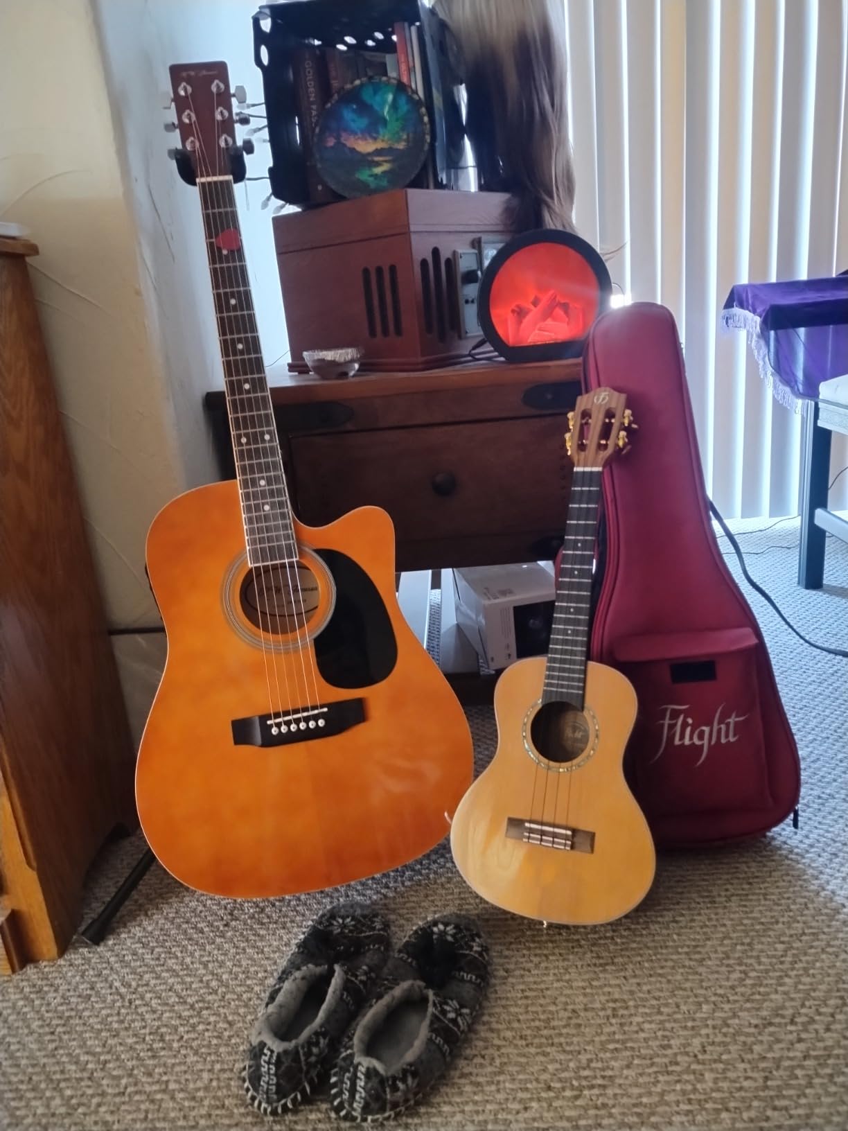 Jameson Guitars Full Size Thinline Acoustic Electric Guitar with Free Gig Bag Case & Picks Black Right Handed Customer Review Jameson Guitars Full Size Thinline Acoustic Electric Guitar with Free Gig Bag Case & Picks Black Right Handed - Customer Photo 1