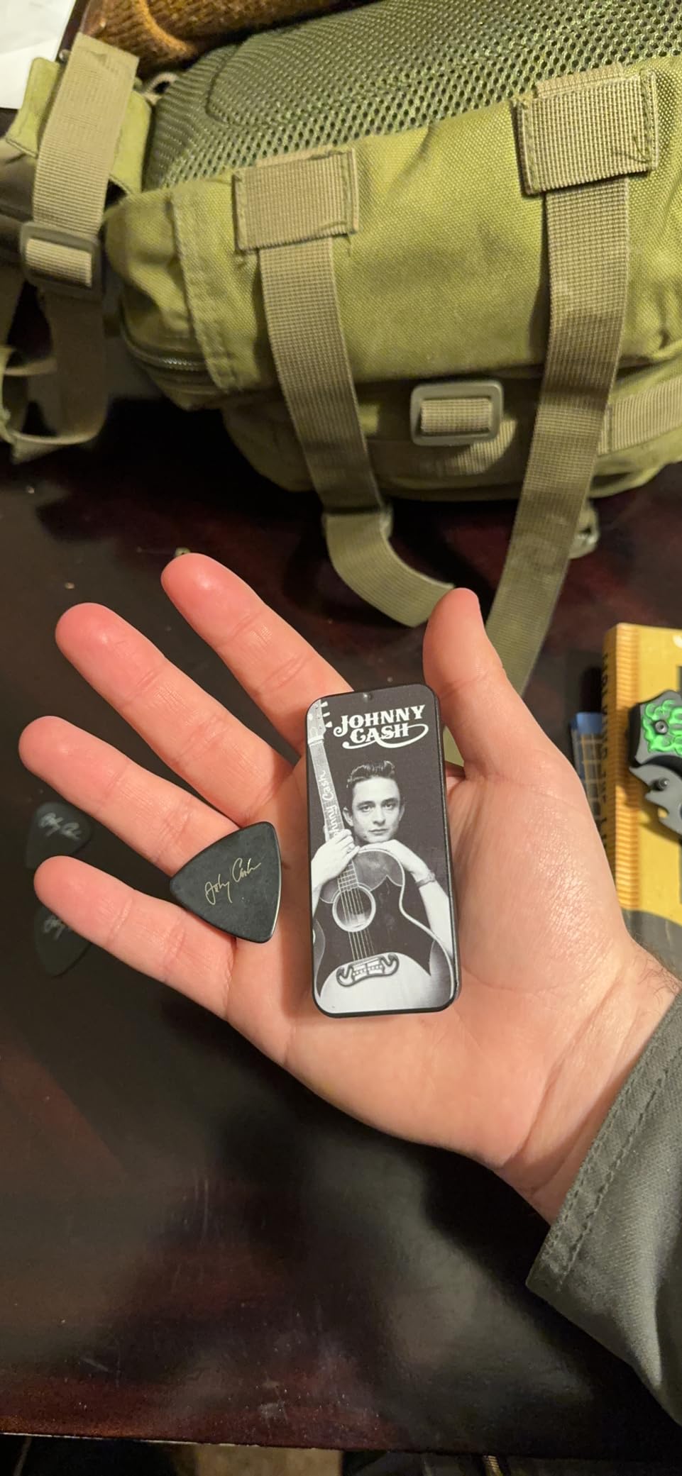 Jim Dunlop Medium-6 Johnny Cash Memphis Pick Tin (26903152101) Customer Review Jim Dunlop Medium-6 Johnny Cash Memphis Pick Tin (26903152101) - Customer Photo 1