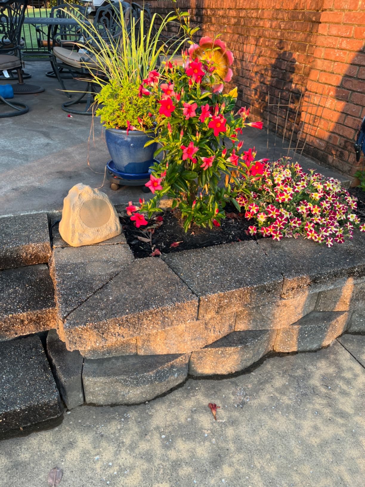 Theater Solutions 2R8S Outdoor Sandstone 8 Theater Solutions 2R8S Outdoor Sandstone 8