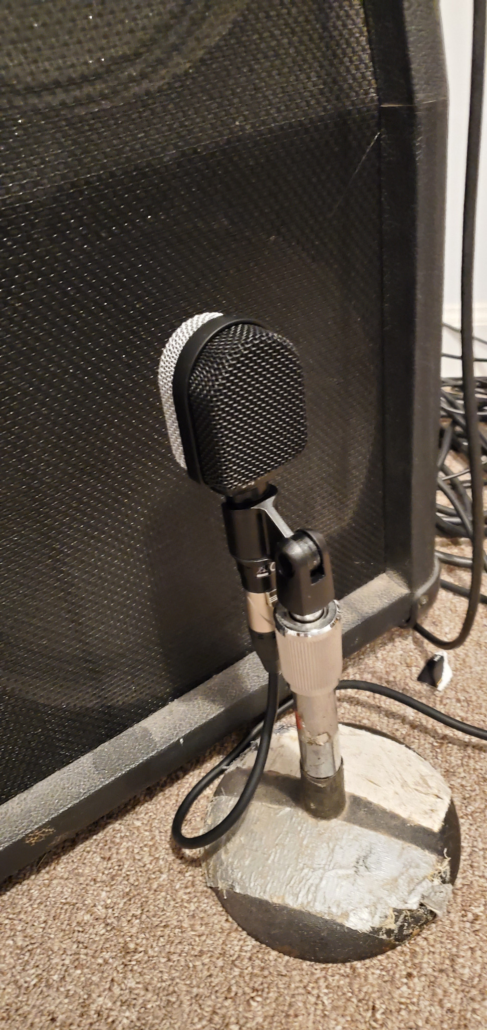 Superlux PRA628MKII Professional Dynamic Instrument Microphone, Wired Super-Cardioid Mic for Guitar/Bass Amps & Live Sound. Recording for Studio and Live Performance, Road-Ready with Clamp & Bag Customer Review Superlux PRA628MKII Professional Dynamic Instrument Microphone, Wired Super-Cardioid Mic for Guitar/Bass Amps & Live Sound. Recording for Studio and Live Performance, Road-Ready with Clamp & Bag - Customer Photo 1
