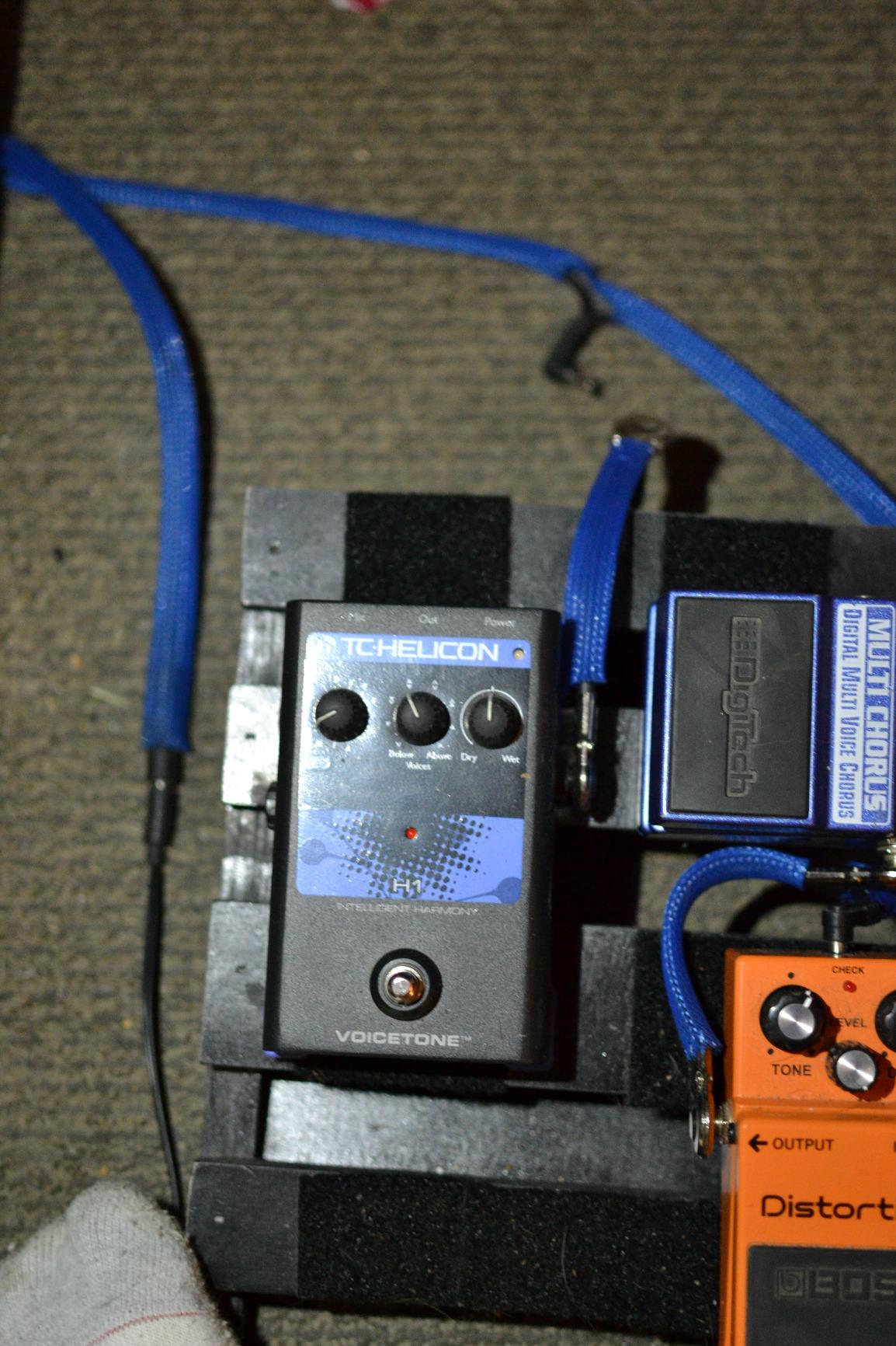 TC Helicon VOICETONE H1 Single-Button Stompbox for Realistic Guitar Controlled Vocal Harmony Customer Review TC Helicon VOICETONE H1 Single-Button Stompbox for Realistic Guitar Controlled Vocal Harmony - Customer Photo 1