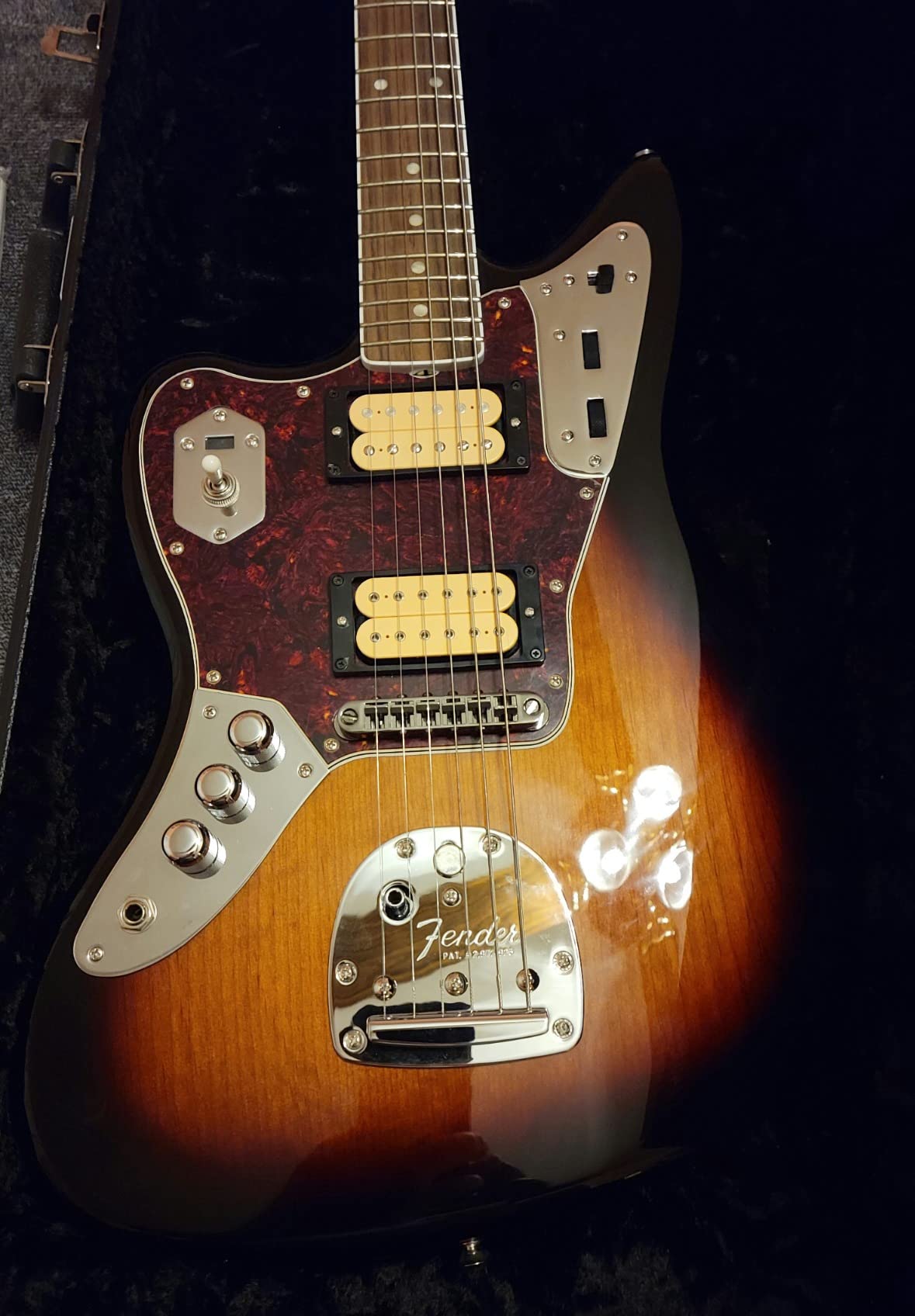 Fender Kurt Cobain Jaguar NOS - 3-Tone Sunburst with Rosewood Fingerboard (0143001700) Customer Review Fender Kurt Cobain Jaguar NOS - 3-Tone Sunburst with Rosewood Fingerboard (0143001700) - Customer Photo 2