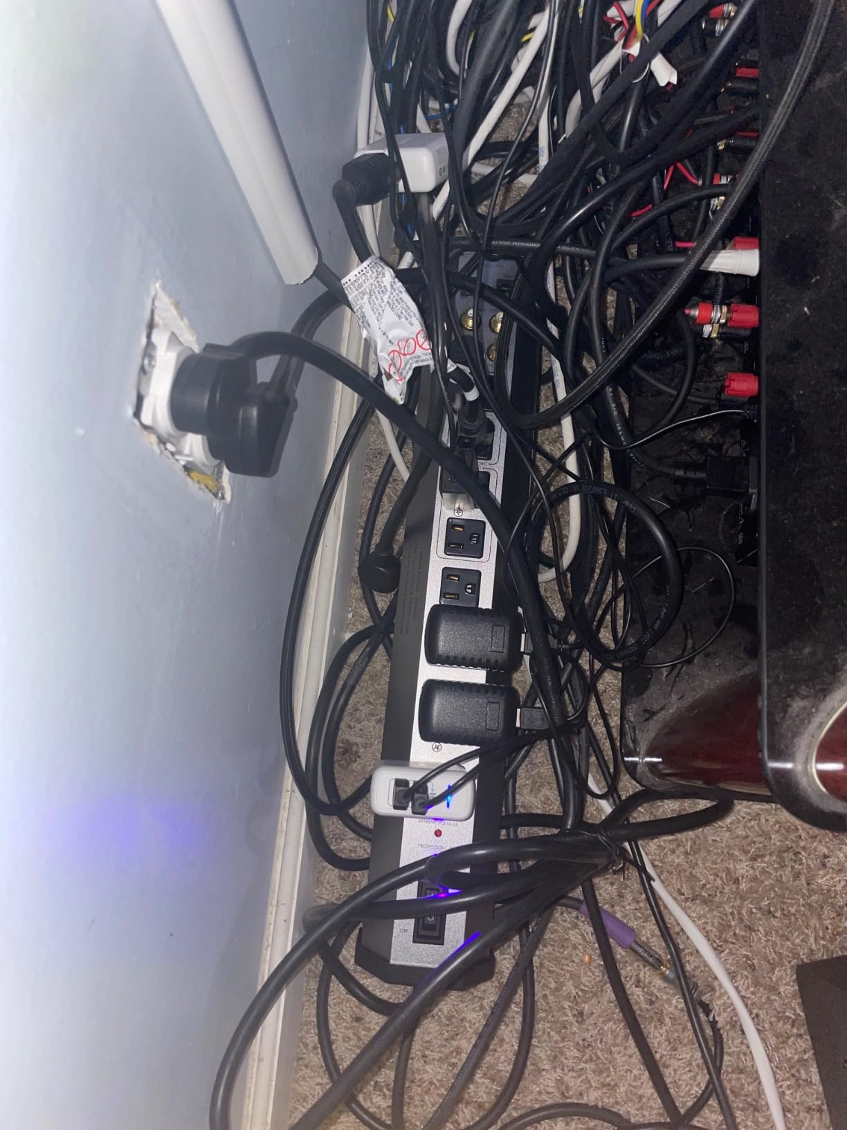 Panamax MR4300 9-Outlet Home Theater Power Management with Surge Protection and Power Conditioning customer photo 2