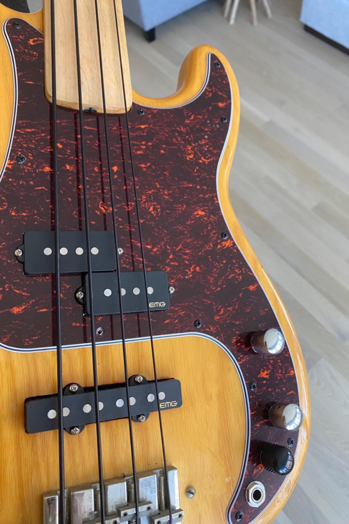 EMG Geezer Butler Signature PJ Bass Guitar Pickup Set Customer Review EMG Geezer Butler Signature PJ Bass Guitar Pickup Set - Customer Photo 5