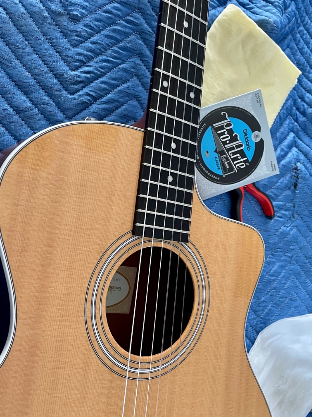 D'Addario Guitar Strings - Pro-Arte Classical Guitar Strings - EJ45FF Carbon Strings - Silver Plated Wrap, Composite Dynacore, Carbon Trebles - Normal Tension Customer Review D'Addario Guitar Strings - Pro-Arte Classical Guitar Strings - EJ45FF Carbon Strings - Silver Plated Wrap, Composite Dynacore, Carbon Trebles - Normal Tension - Customer Photo 1