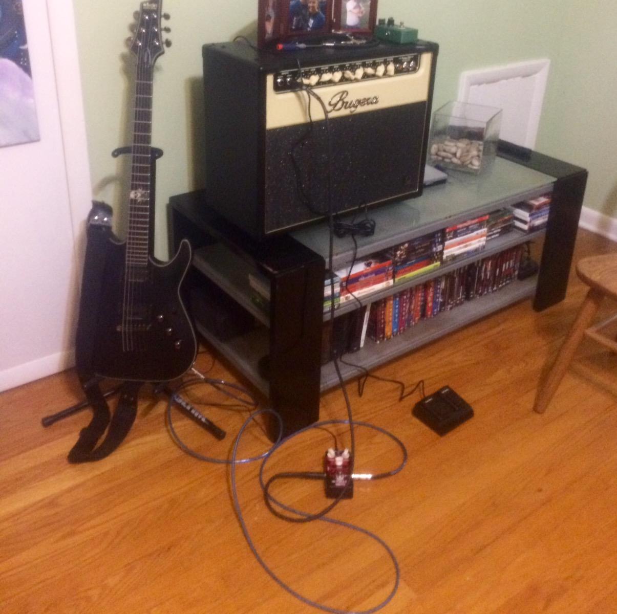Bugera V22 INFINIUM 22-Watt Vintage 2-Channel Tube Combo with INFINIUM Tube Life Multiplier, Original Turbosound Speaker and Reverb Customer Review Bugera V22 INFINIUM 22-Watt Vintage 2-Channel Tube Combo with INFINIUM Tube Life Multiplier, Original Turbosound Speaker and Reverb - Customer Photo 1