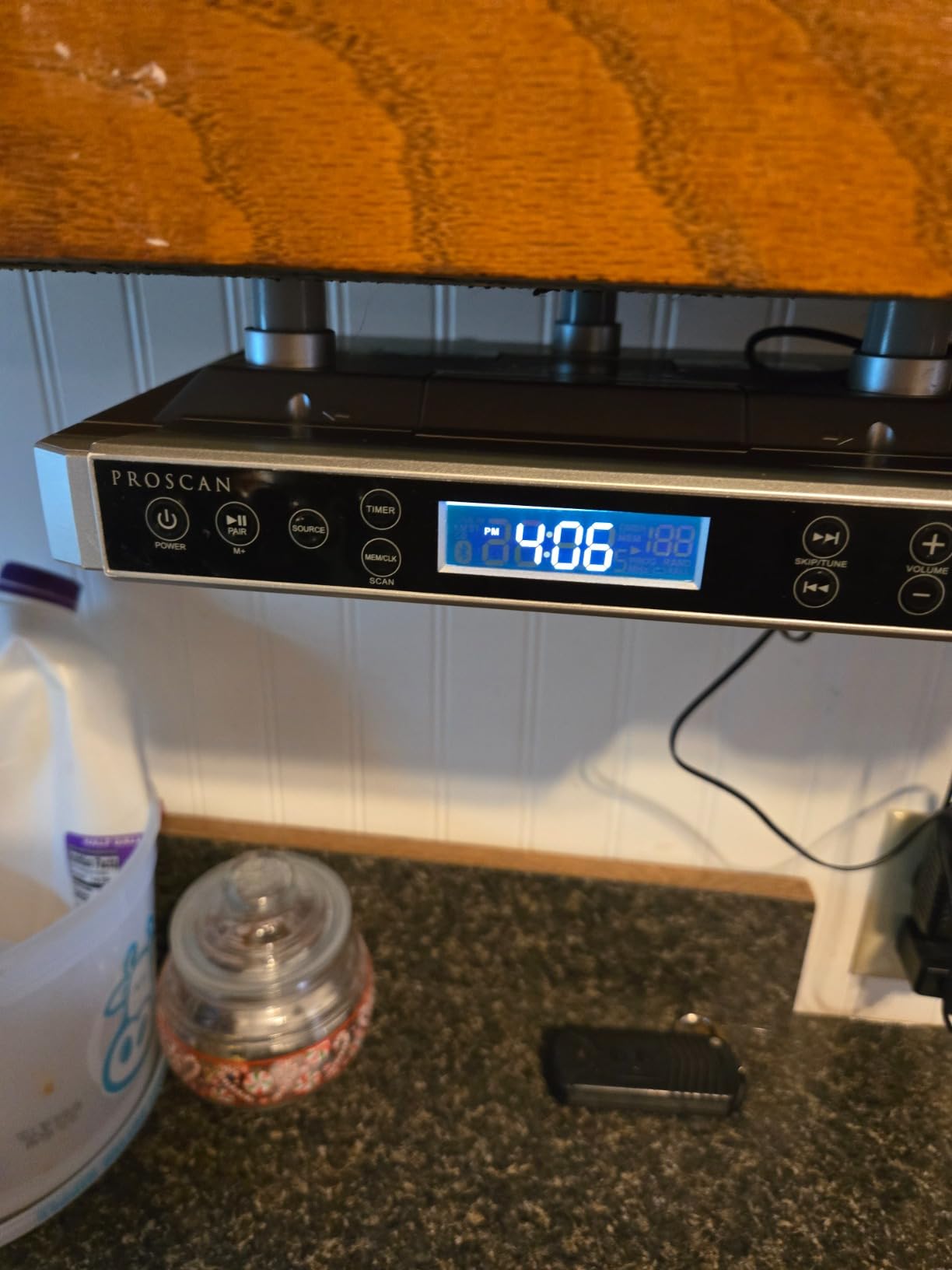 PROSCAN Under Cabinet Clock Radio, Music System with Bluetooth Streaming and FM Radio, Silver - Customer Photo 2