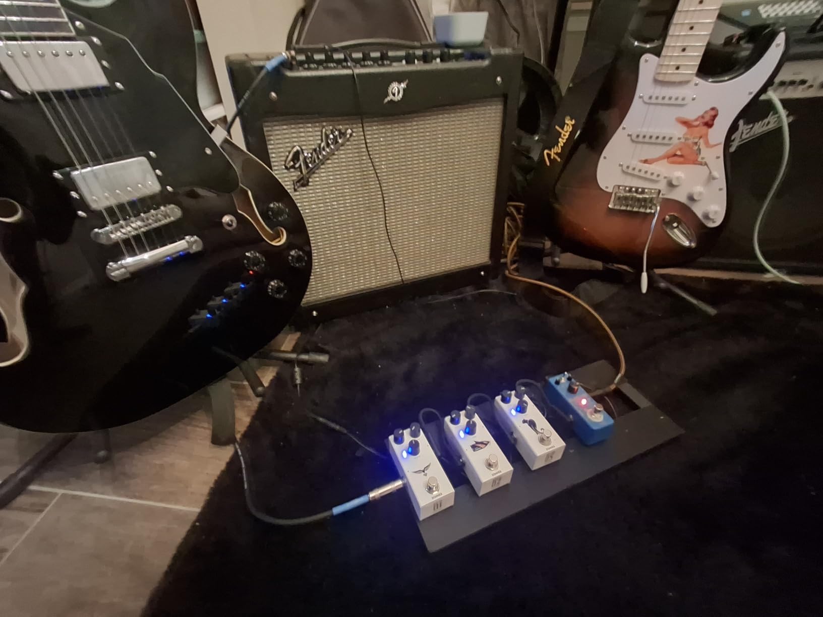 Donner DPA-1 Guitar Pedal Power Supply Adapter 9V DC 1A Tip Negative 5 Way Daisy Chain Cables for Guitar Effect Pedal Customer Review Donner DPA-1 Guitar Pedal Power Supply Adapter 9V DC 1A Tip Negative 5 Way Daisy Chain Cables for Guitar Effect Pedal - Customer Photo 1