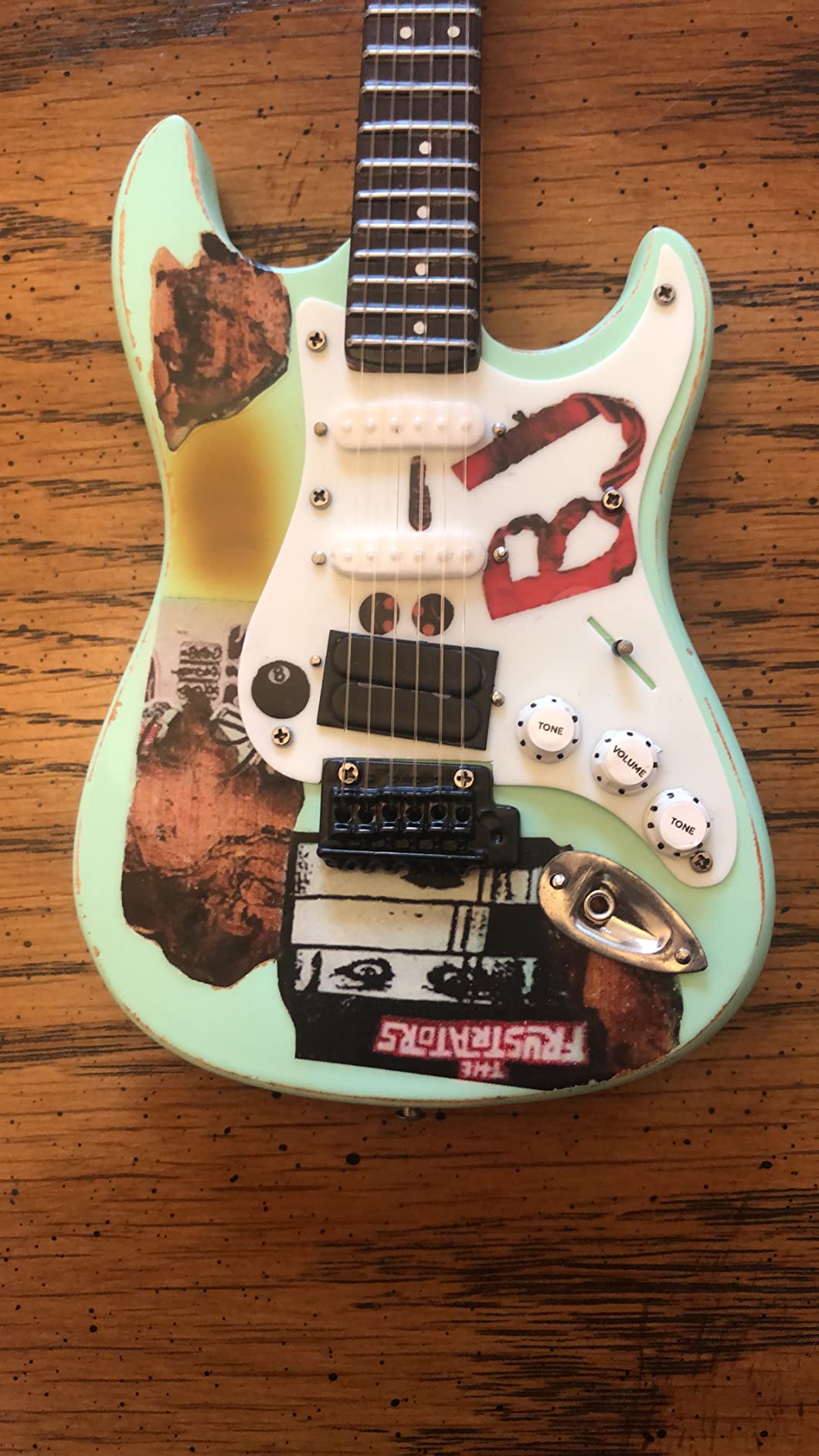 AXE HEAVEN BJ-505 Billie Jo Armstrong Blue Mini Guitar Customer Review AXE HEAVEN BJ-505 Billie Jo Armstrong Blue Mini Guitar - Customer Photo 3