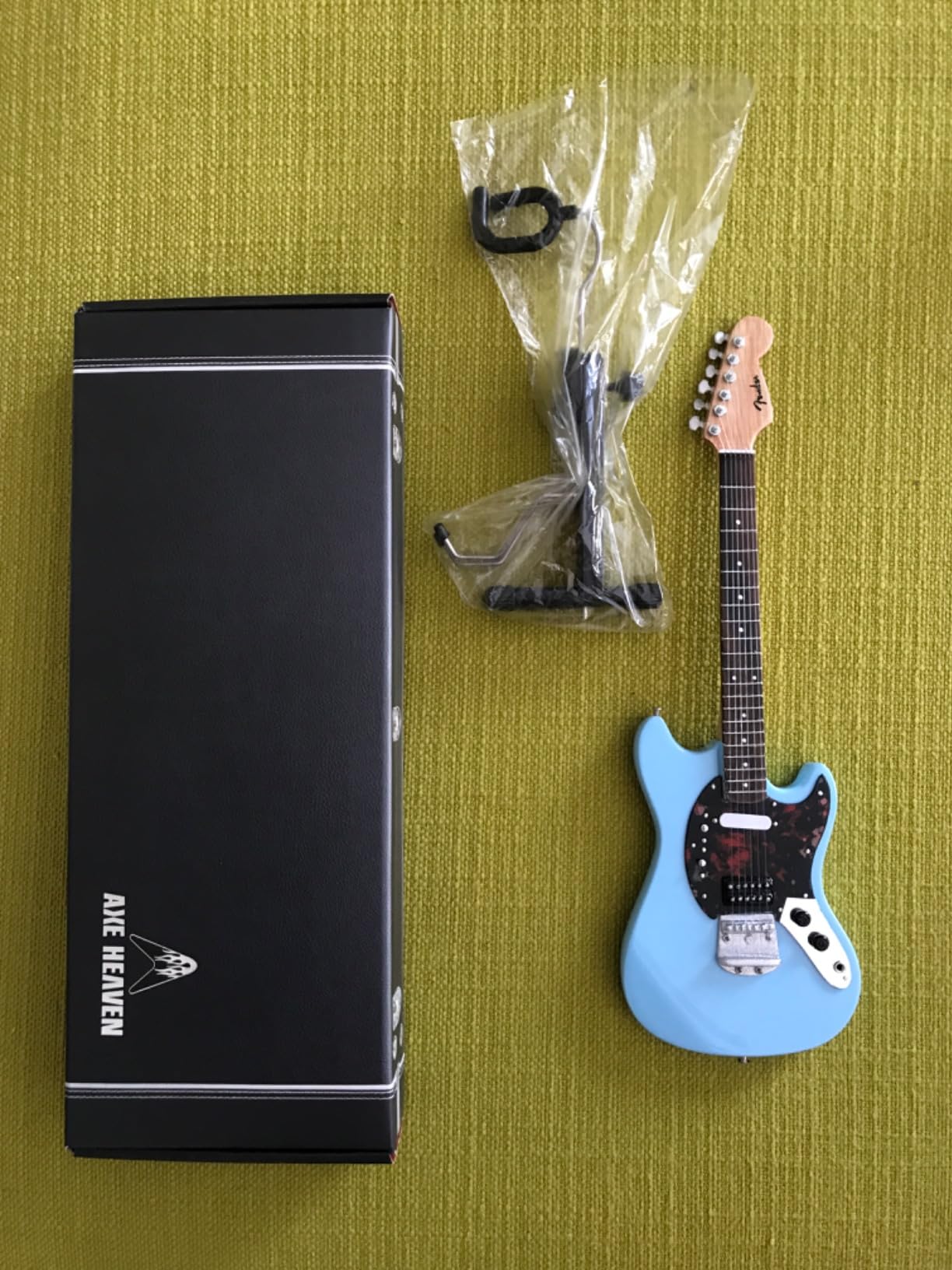 Axe Heaven FM-001 Licensed Fender Mustang Sonic Blue Kurt Cobain Customer Review Axe Heaven FM-001 Licensed Fender Mustang Sonic Blue Kurt Cobain - Customer Photo 1