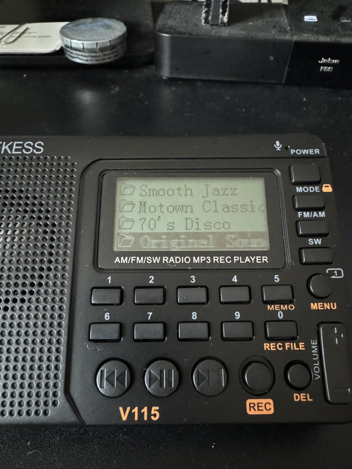 Retekess V115 Shortwave Radio, Digital Radio AM FM, Shortwave Receiver with 1000mAh Rechargeable Battery, Presets, TF/AUX Playback and Recording, Bass Speaker, for Camping Customer Review Retekess V115 Shortwave Radio, Digital Radio AM FM, Shortwave Receiver with 1000mAh Rechargeable Battery, Presets, TF/AUX Playback and Recording, Bass Speaker, for Camping - Customer Photo 1