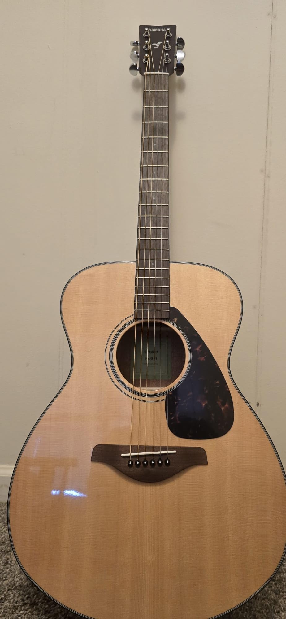 YAMAHA FS800 Small Body Solid Top Acoustic Guitar, Natural, Concert Customer Review YAMAHA FS800 Small Body Solid Top Acoustic Guitar, Natural, Concert - Customer Photo 5