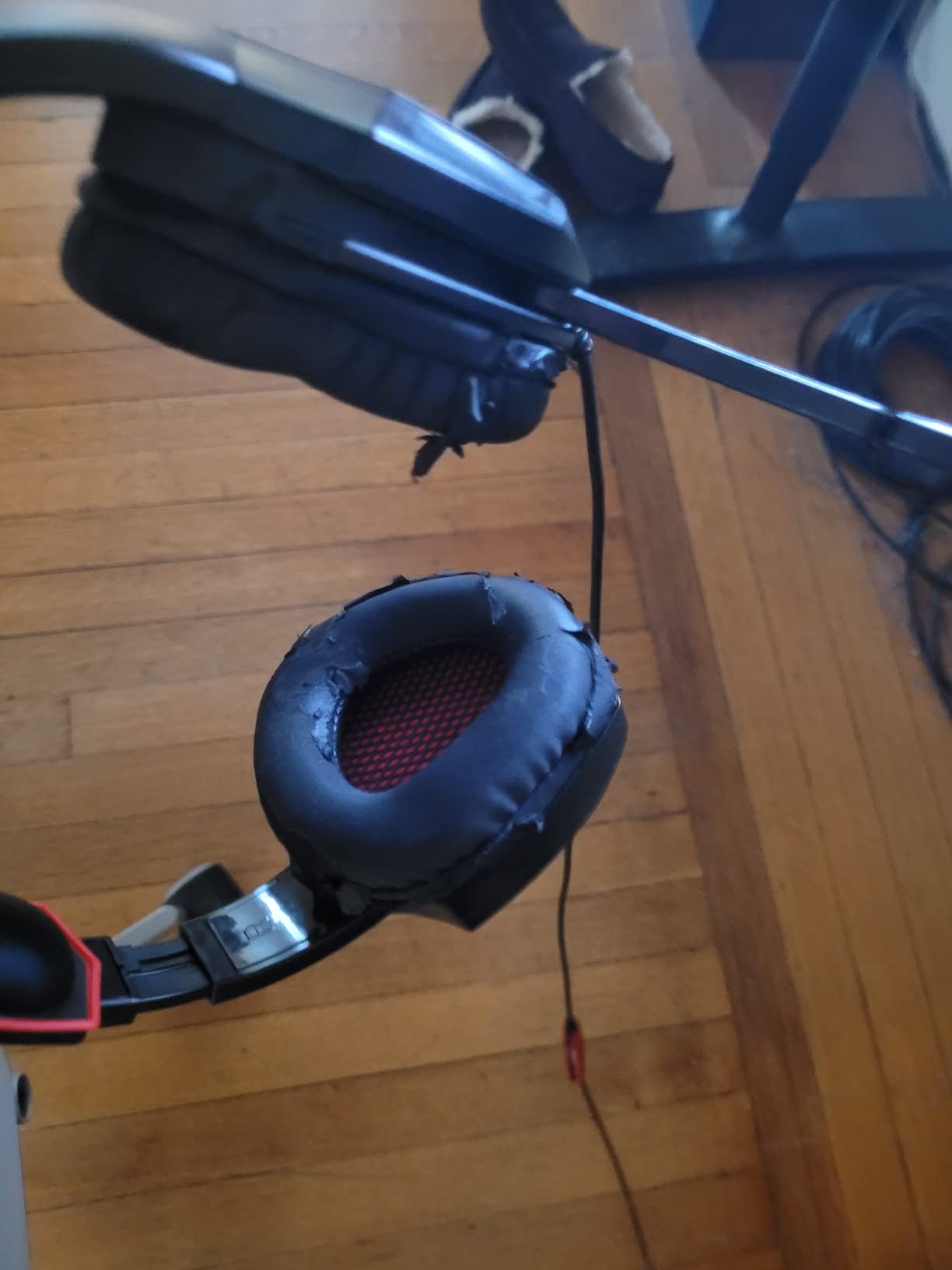SADES Spirit Wolf 7.1 Surround Sound USB Computer Gaming Headset with Mic,Over-Ear, Noise Isolating,Breathing LED Light for PC Gamers-Black Red Customer Review SADES Spirit Wolf 7.1 Surround Sound USB Computer Gaming Headset with Mic,Over-Ear, Noise Isolating,Breathing LED Light for PC Gamers-Black Red - Customer Photo 2