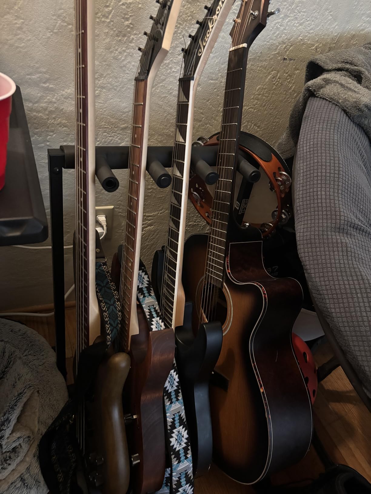 Rok-It Multi Guitar Stand Rack with Folding Design, Holds up to 5 Electric or Acoustic Guitars (RI-GTR-RACK5) Customer Review Rok-It Multi Guitar Stand Rack with Folding Design, Holds up to 5 Electric or Acoustic Guitars (RI-GTR-RACK5) - Customer Photo 1
