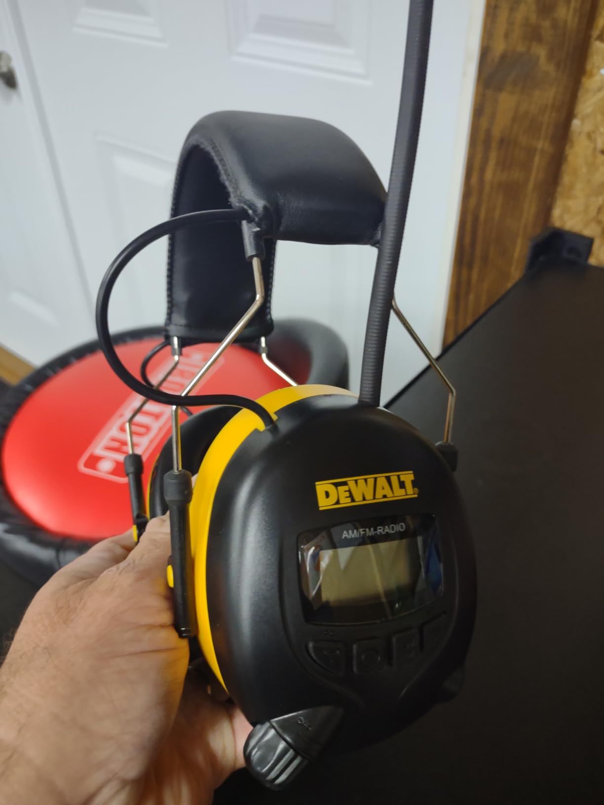 DeWalt DPG15 Industrial Safety Electronic Hearing Muff Customer Review DeWalt DPG15 Industrial Safety Electronic Hearing Muff - Customer Photo 2