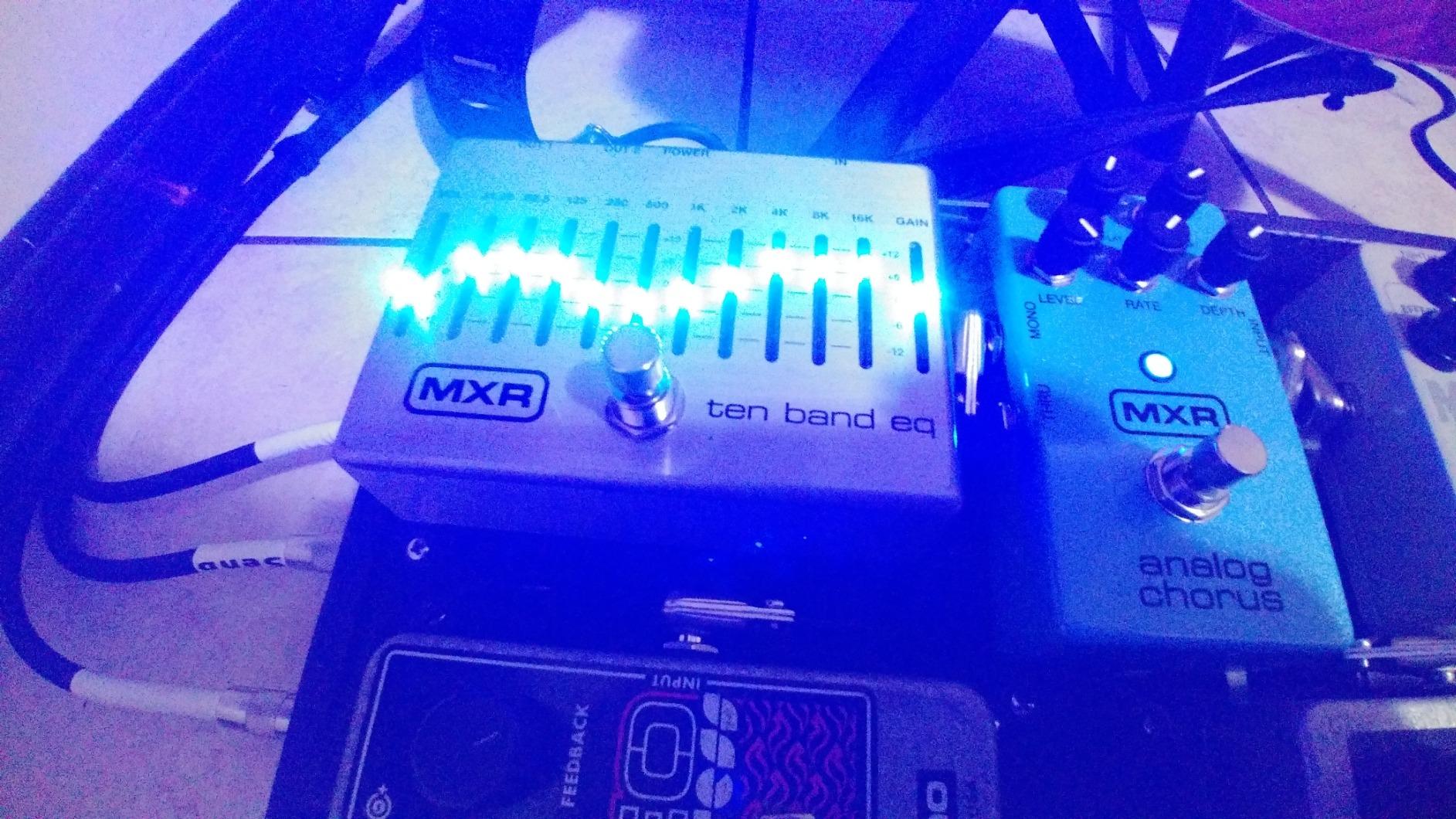 MXR Ten Band EQ Guitar Effects Pedal Customer Review MXR Ten Band EQ Guitar Effects Pedal - Customer Photo 4