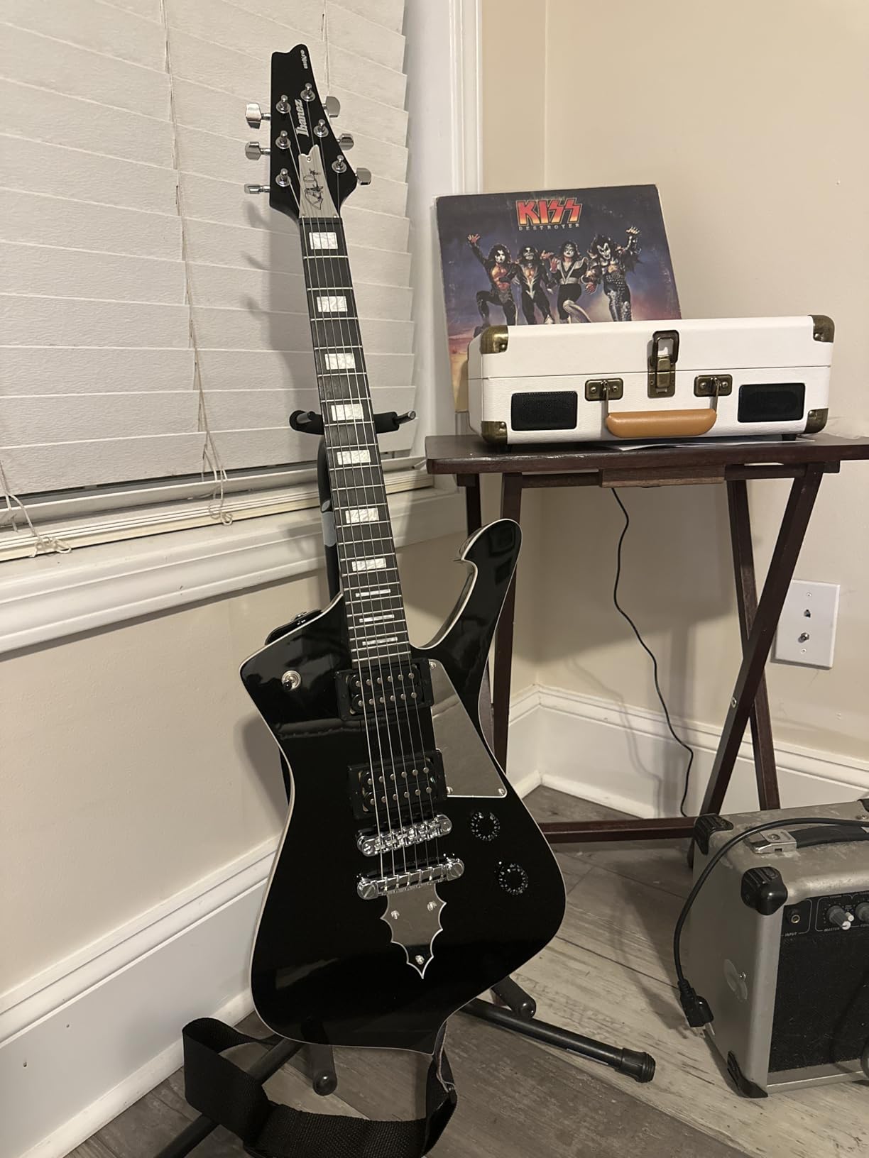 Ibanez PSM10BK Paul Stanley Signature MIKRO Black Short Scale Electric Guitar Customer Review Ibanez PSM10BK Paul Stanley Signature MIKRO Black Short Scale Electric Guitar - Customer Photo 1