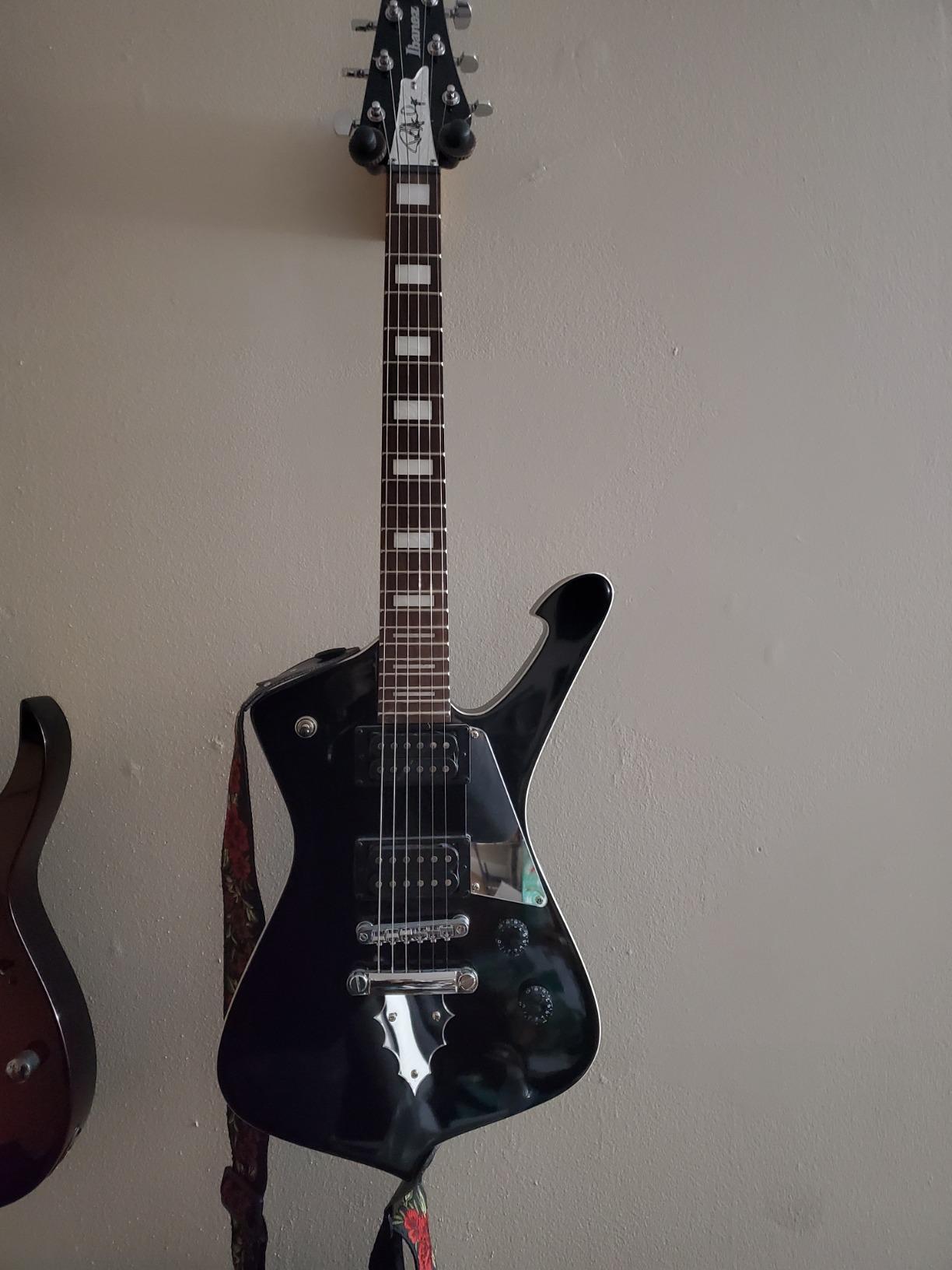 Ibanez PSM10BK Paul Stanley Signature MIKRO Black Short Scale Electric Guitar Customer Review Ibanez PSM10BK Paul Stanley Signature MIKRO Black Short Scale Electric Guitar - Customer Photo 2