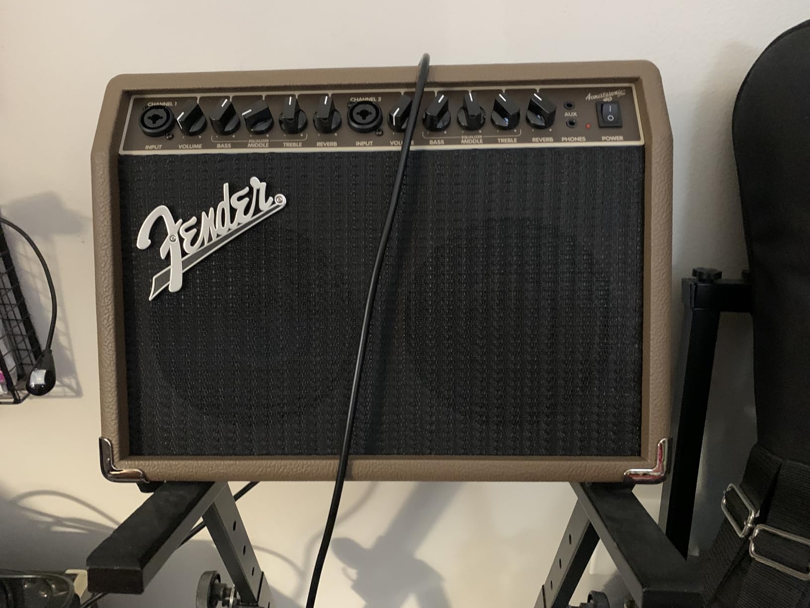 Fender Acoustasonic Guitar Amp for Acoustic Guitar, 40 Watts, with 2-Year Warranty 2x6.5 Inch Speakers, Chorus Effect, Dual Front-panel Inputs, 9.8Dx17.6Wx15.5H Inches, Brown/Wheat Customer Review Fender Acoustasonic Guitar Amp for Acoustic Guitar, 40 Watts, with 2-Year Warranty 2x6.5 Inch Speakers, Chorus Effect, Dual Front-panel Inputs, 9.8Dx17.6Wx15.5H Inches, Brown/Wheat - Customer Photo 1