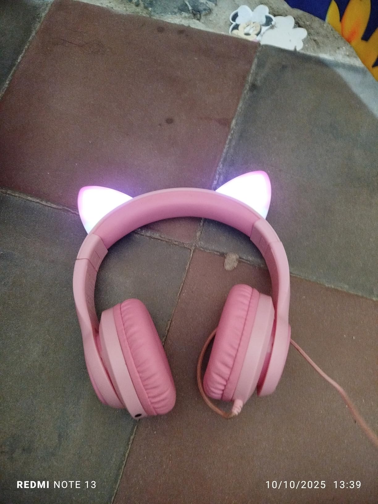 iClever Kids Headphones with Cat Ear Led Light Up, Safe Volume Limite, FunShare, Foldable, Over-Ear Headphones for Kids for School/iPad/Tablet/Travel, Meow Donut-Pink Customer Review iClever Kids Headphones with Cat Ear Led Light Up, Safe Volume Limite, FunShare, Foldable, Over-Ear Headphones for Kids for School/iPad/Tablet/Travel, Meow Donut-Pink - Customer Photo 1