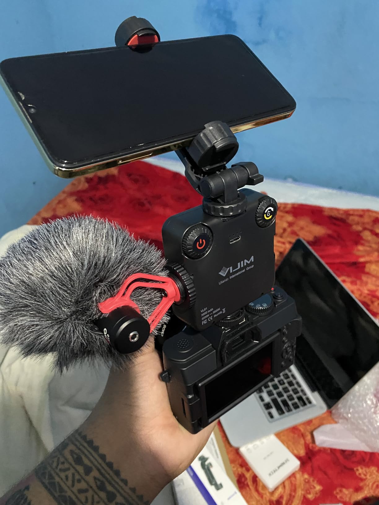 Movo VXR10 Universal Shotgun Mic for Camera - Camera Microphone for DSLR, iPhone and Android Smartphones - Compatible with Canon EOS, Nikon, and Sony Cameras customer photo 1