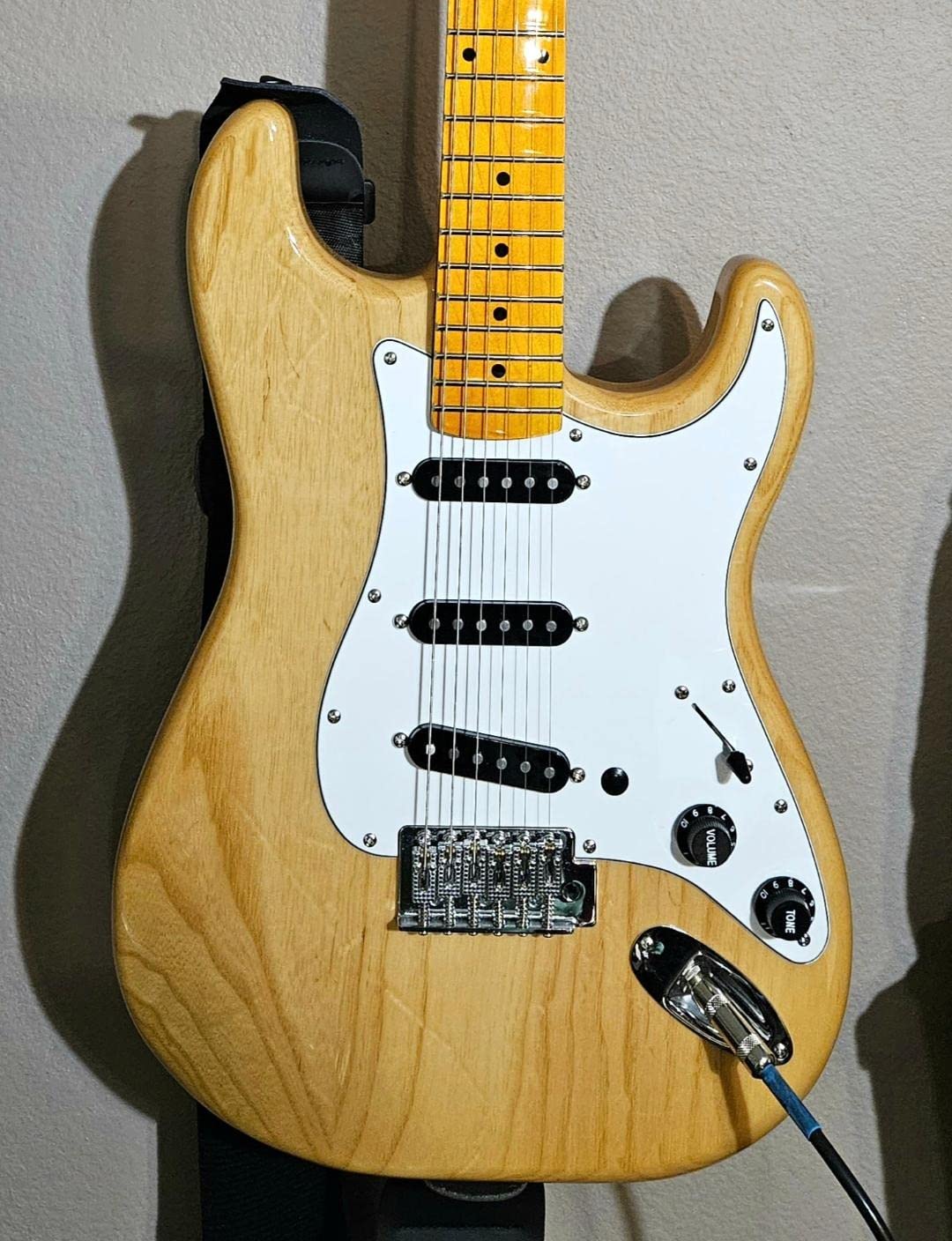 FLEOR Single Coil Pickup Alnico 5 Guitar Neck/Middle/Bridge Pickups Set Staggered, White - Customer Photo 2