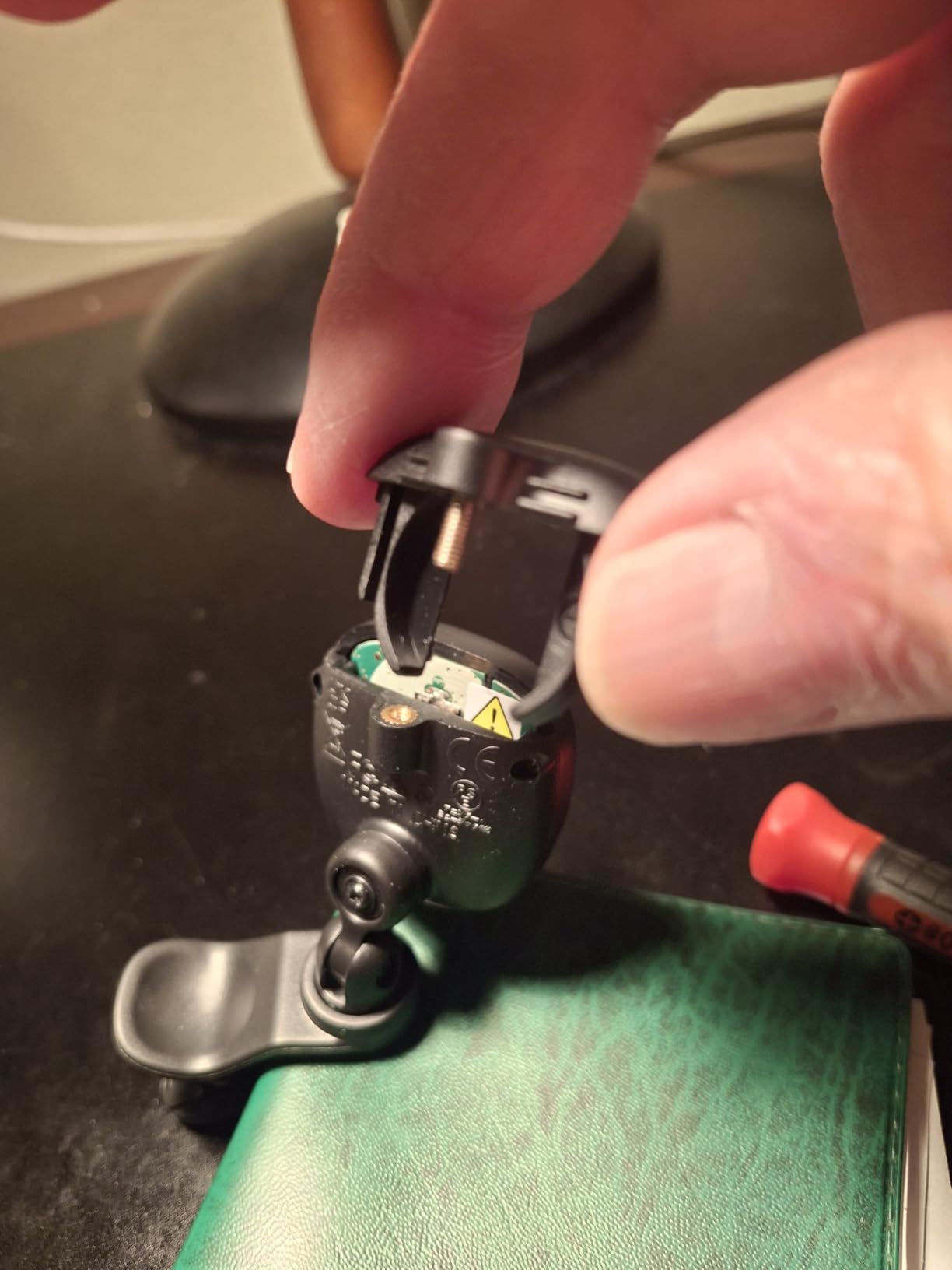 Fender FCT-2 Professional Clip-On Tuner Customer Review Fender FCT-2 Professional Clip-On Tuner - Customer Photo 2