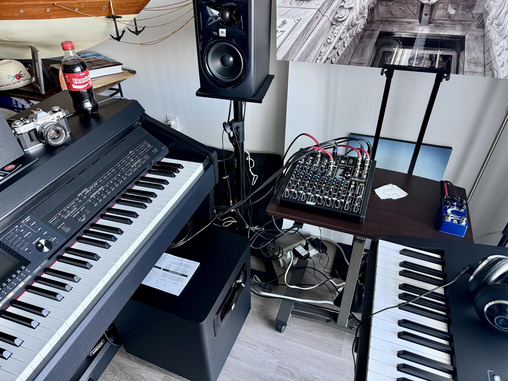 JBL Professional 305PMkII 5-Inch 2-Way Powered, Active Monitor Speaker for Near Field Music Production, Studio Monitor, Desktop Computer, Hi-Fi Audio. Sold Individually, Black customer photo 2