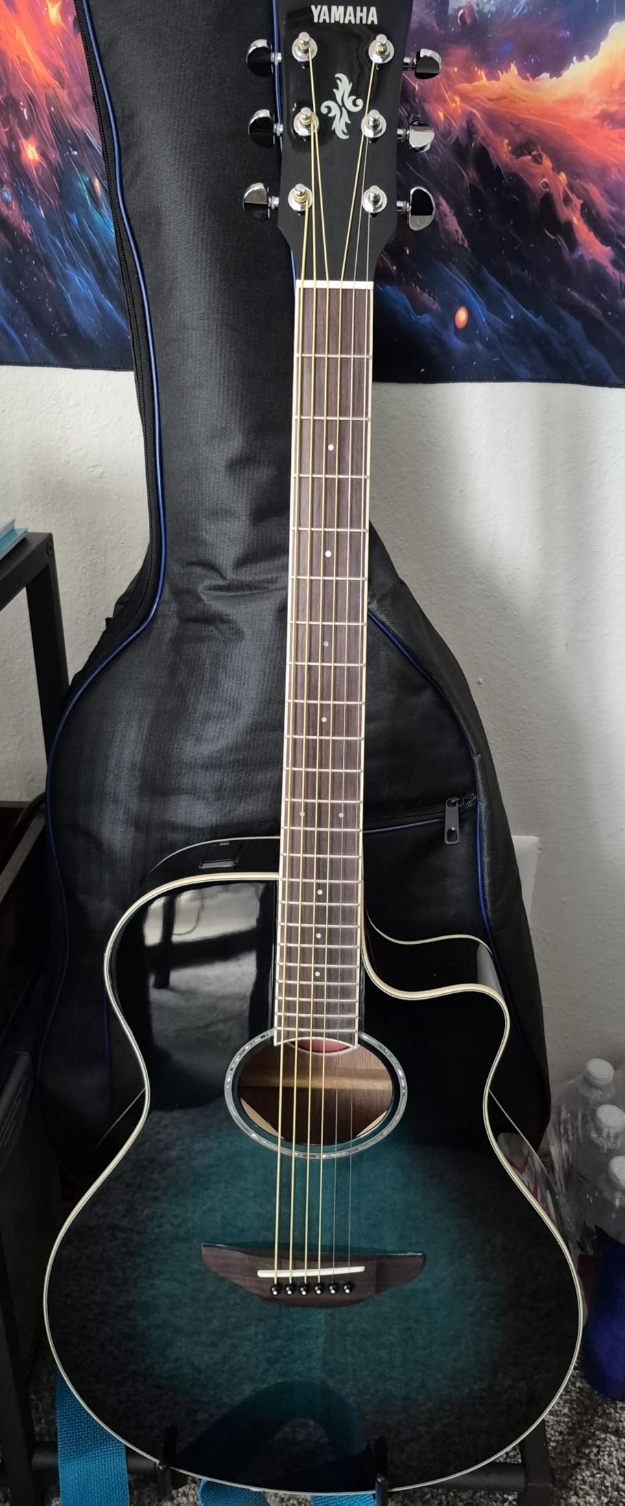 Yamaha APX600 BL Thin Body Acoustic-Electric Guitar, Black customer photo 2