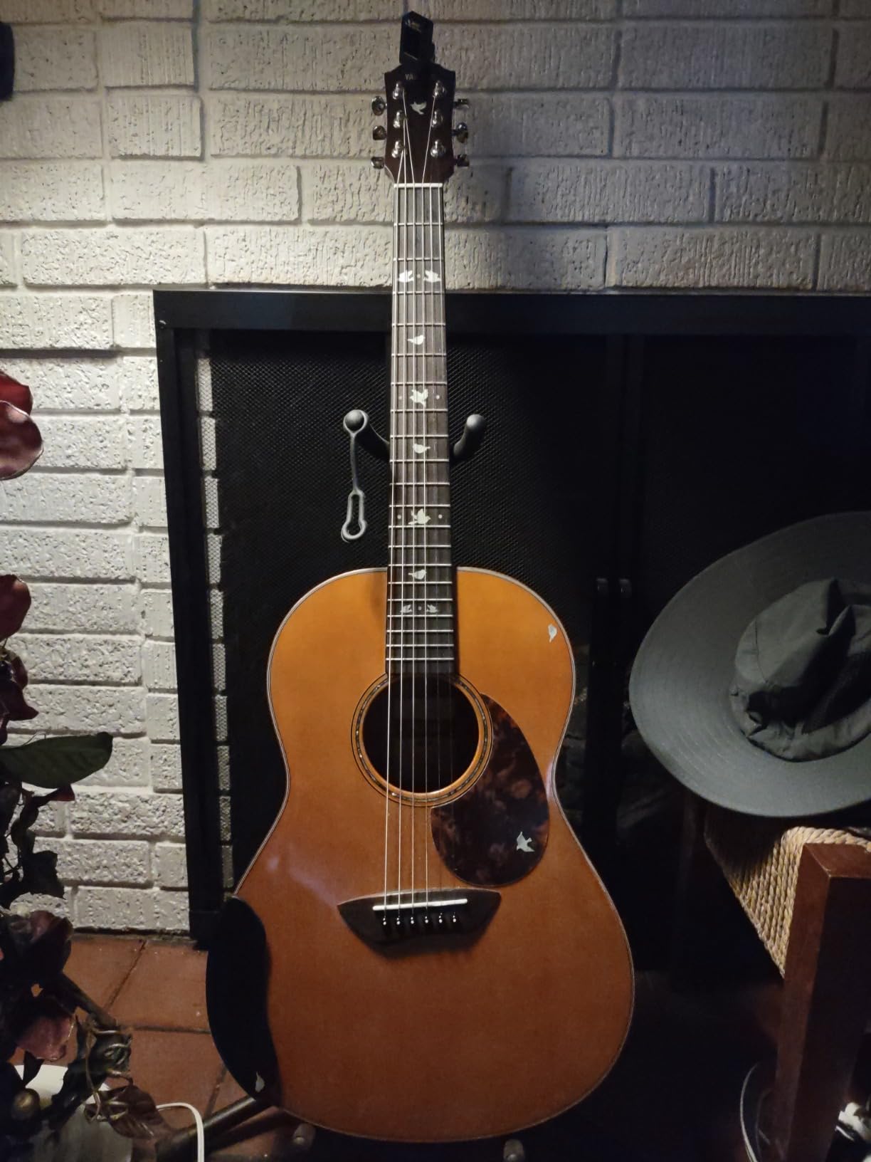 Yamaha CSF1M TBS Parlor Size Acoustic Guitar with Hard Gig Bag- Tobacco Brown Sunburst Customer Review Yamaha CSF1M TBS Parlor Size Acoustic Guitar with Hard Gig Bag- Tobacco Brown Sunburst - Customer Photo 4