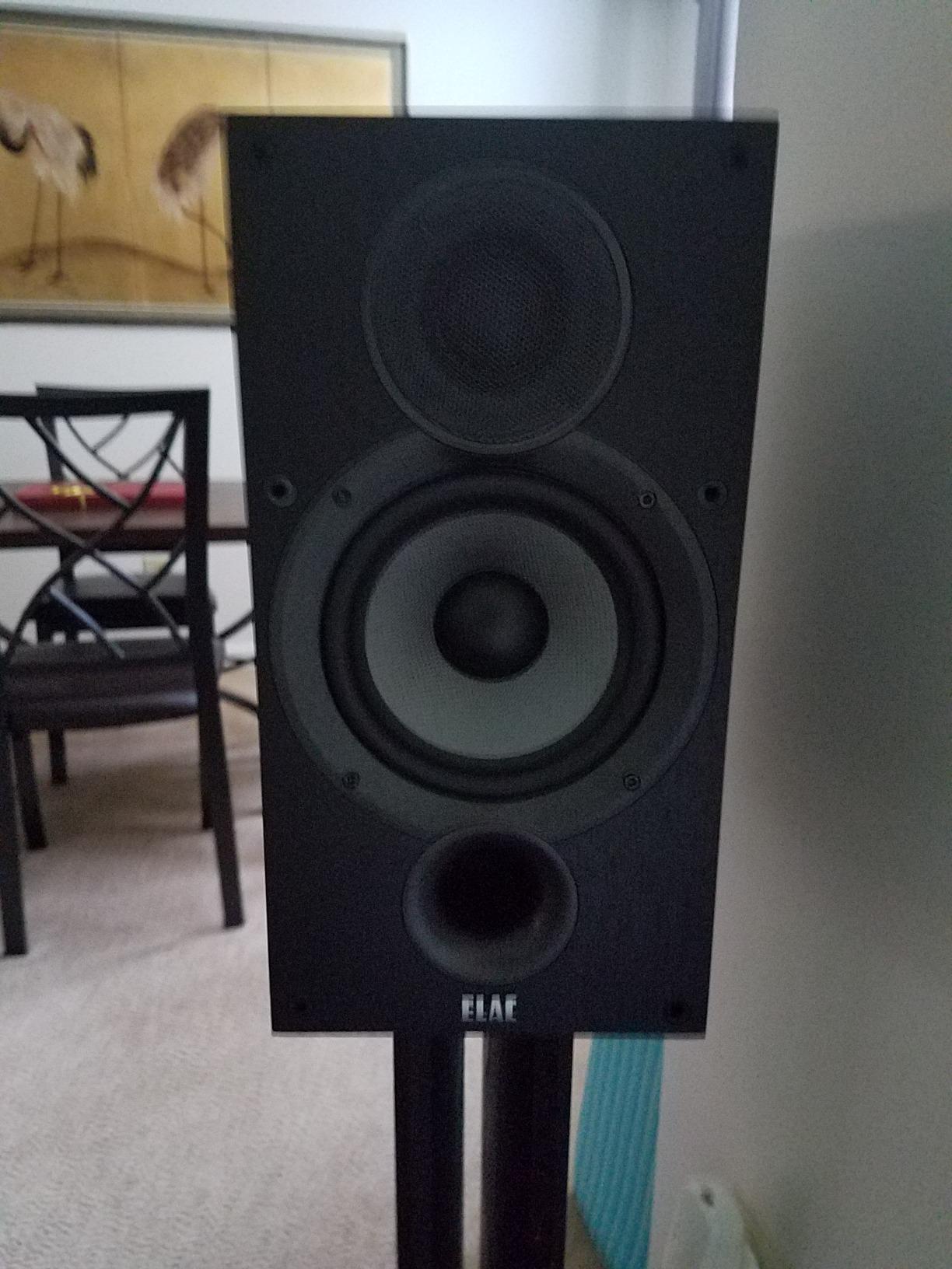 ELAC Debut 2.0 B6.2 Bookshelf Speakers, Black (Pair) - 1” Cloth Dome Tweeter & 6.5” Aramid Fiber Woofer - 2-Way Bass Reflex - Up to 35,000 Hz Response - Customer Photo 2