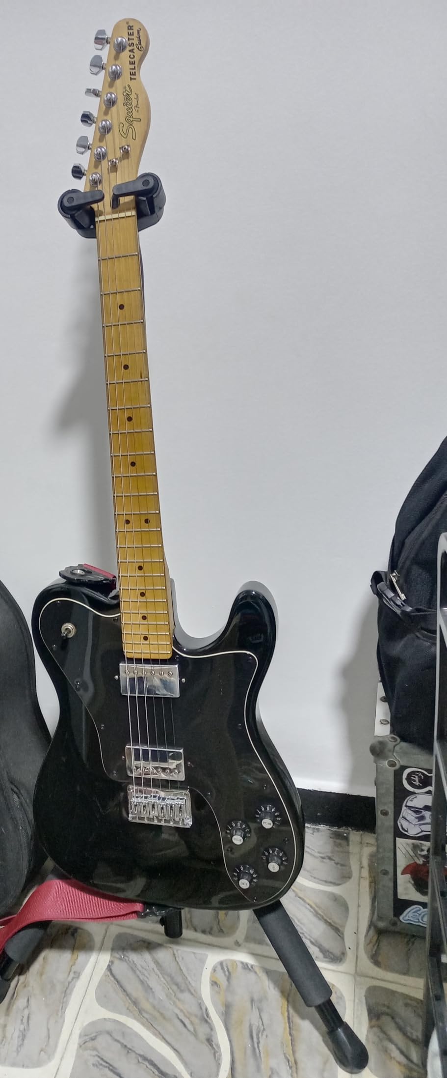Hercules GS414BPLUS Auto Grip System Guitar Stand Customer Review Hercules GS414BPLUS Auto Grip System Guitar Stand - Customer Photo 1