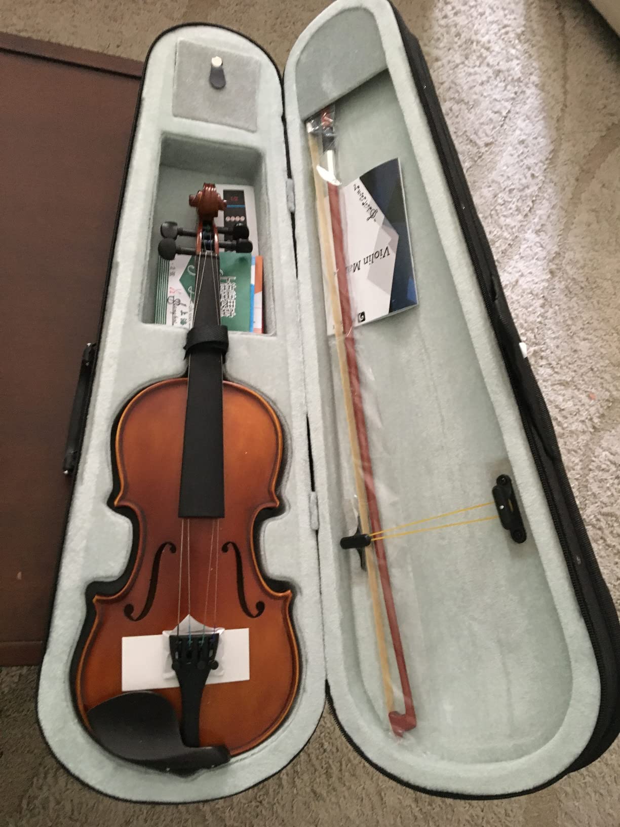 Vangoa 4/4 Violin Full Size Set Spruce Acoustic Violin Fiddle Beginner Kit for Adults Students Kids Teens with Hard Case, Rosin, Shoulder Rest, Bow, Strings, Note Stickers, Mute, Manual, Natural Customer Review Vangoa 4/4 Violin Full Size Set Spruce Acoustic Violin Fiddle Beginner Kit for Adults Students Kids Teens with Hard Case, Rosin, Shoulder Rest, Bow, Strings, Note Stickers, Mute, Manual, Natural - Customer Photo 3