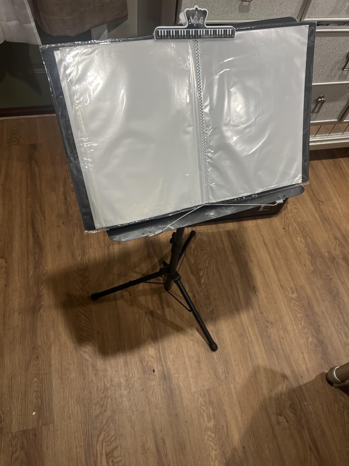 GLEAM Sheet Music Stand - Full Metal with Carrying Bag, Phone Holder, Sheet Music Folder and Clip, 5 in 1 Desktop Book Stand Customer Review GLEAM Sheet Music Stand - Full Metal with Carrying Bag, Phone Holder, Sheet Music Folder and Clip, 5 in 1 Desktop Book Stand - Customer Photo 1