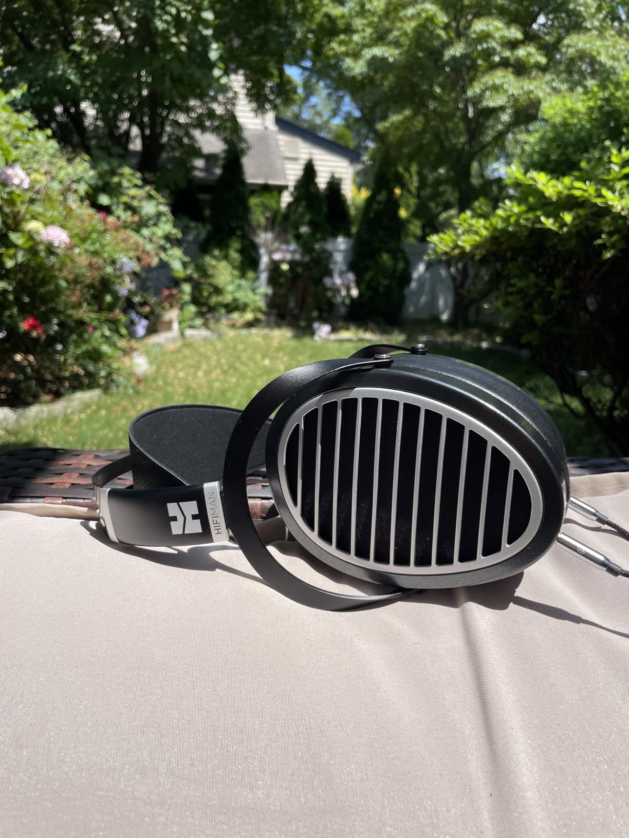 HIFIMAN Ananda Over-Ear Full-Size Open-Back Planar Magnetic Headphones with Stealth Magnet, Comfortable Earpads, Detachable Cable for Home and Studio Customer Review HIFIMAN Ananda Over-Ear Full-Size Open-Back Planar Magnetic Headphones with Stealth Magnet, Comfortable Earpads, Detachable Cable for Home and Studio - Customer Photo 2
