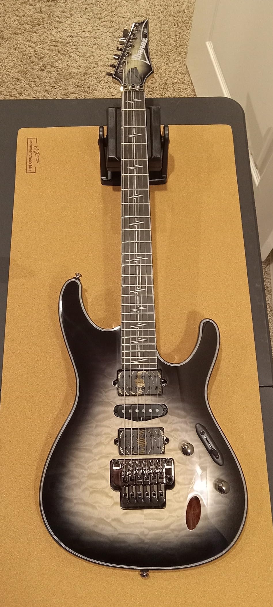 Ibanez Nita Strauss JIVA10 Signature - Deep Space Blonde Customer Review Ibanez Nita Strauss JIVA10 Signature - Deep Space Blonde - Customer Photo 1